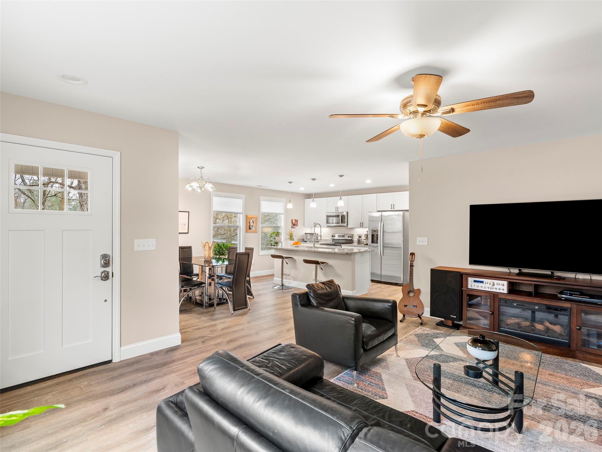92 Lakeside Drive — Asheville