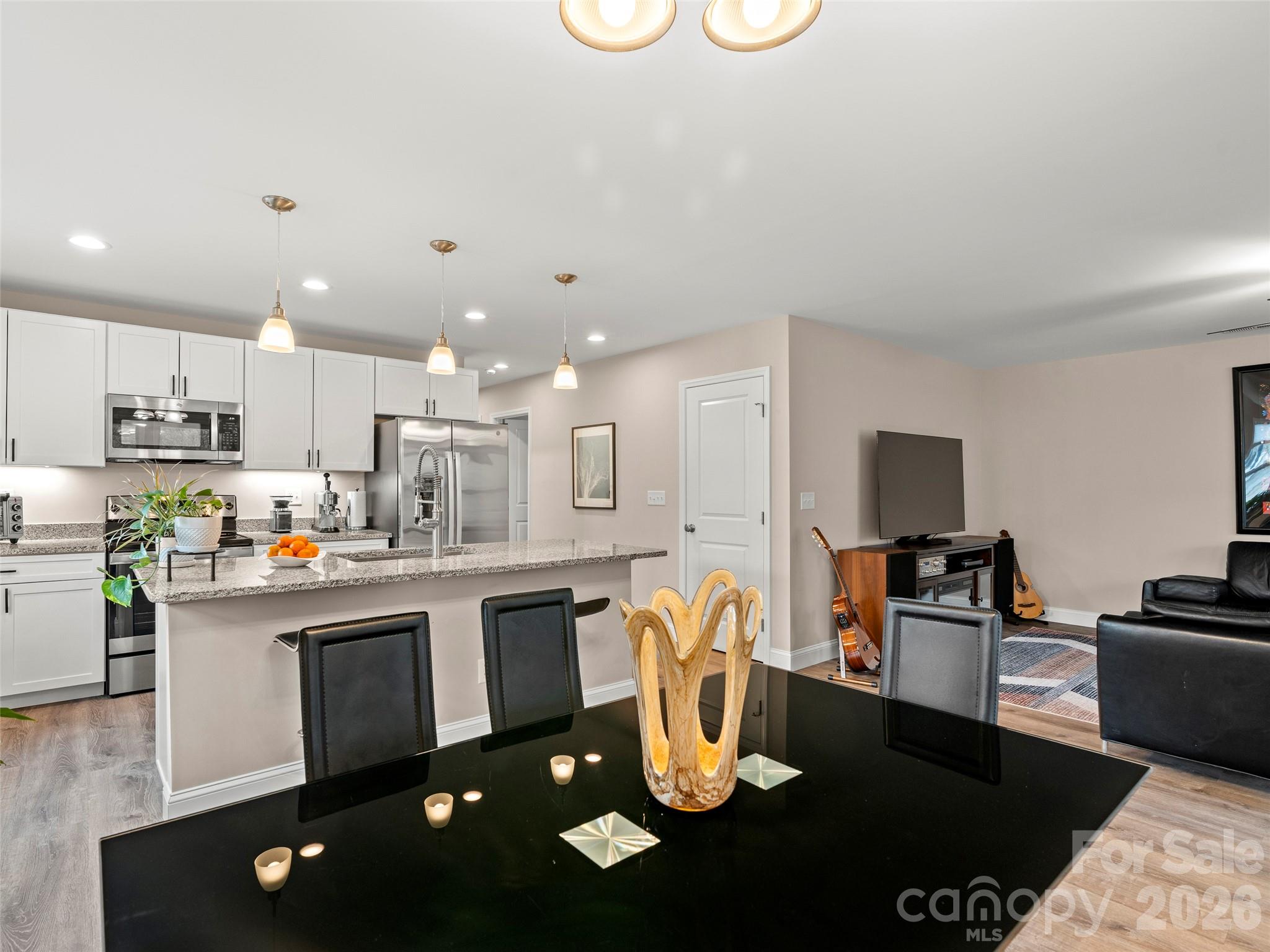 92 Lakeside Drive — Asheville