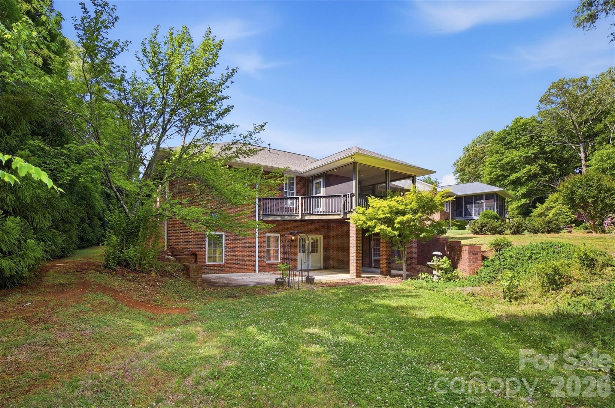 100 Crosscreek Drive — Morganton