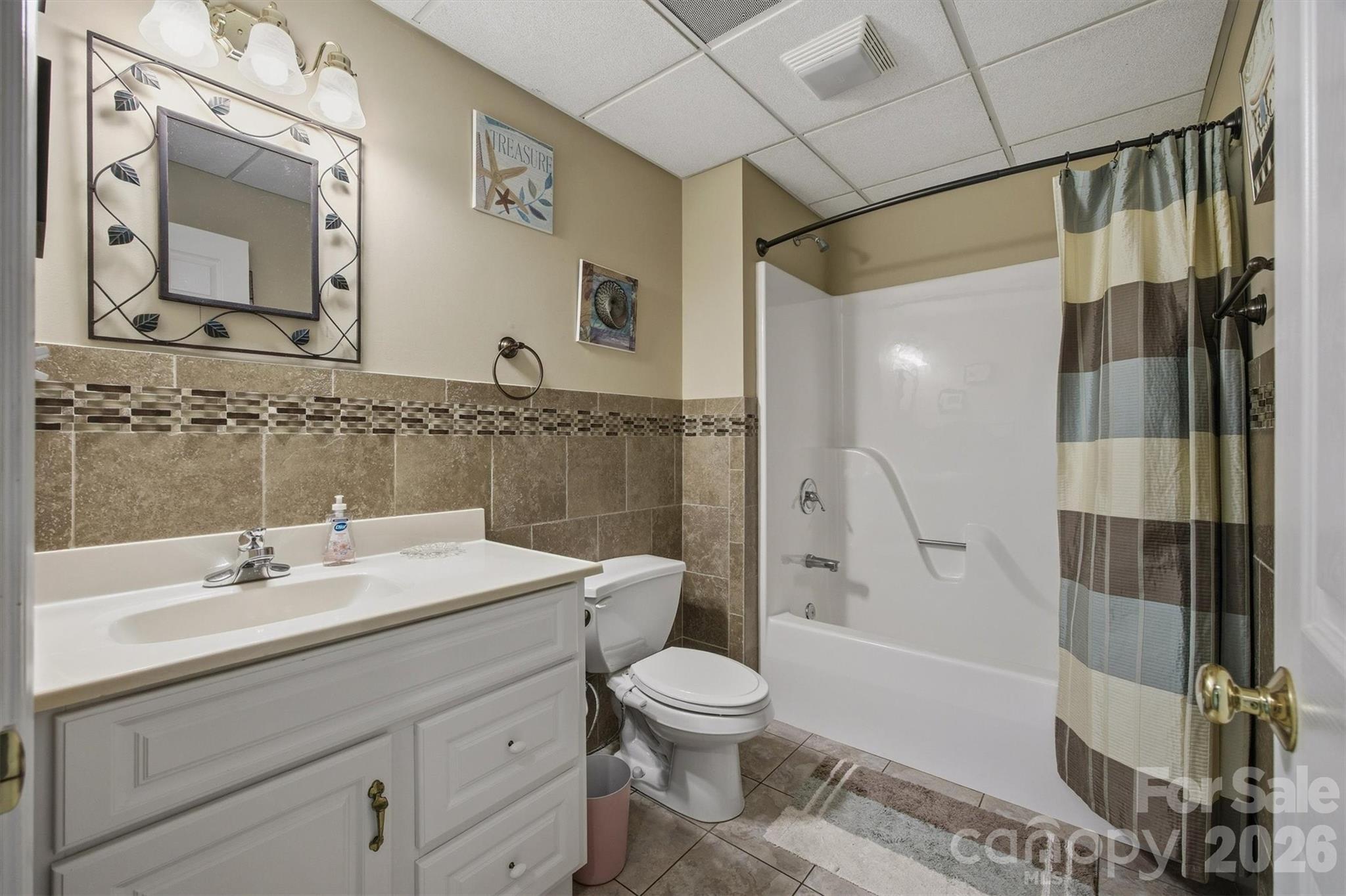100 Crosscreek Drive — Morganton