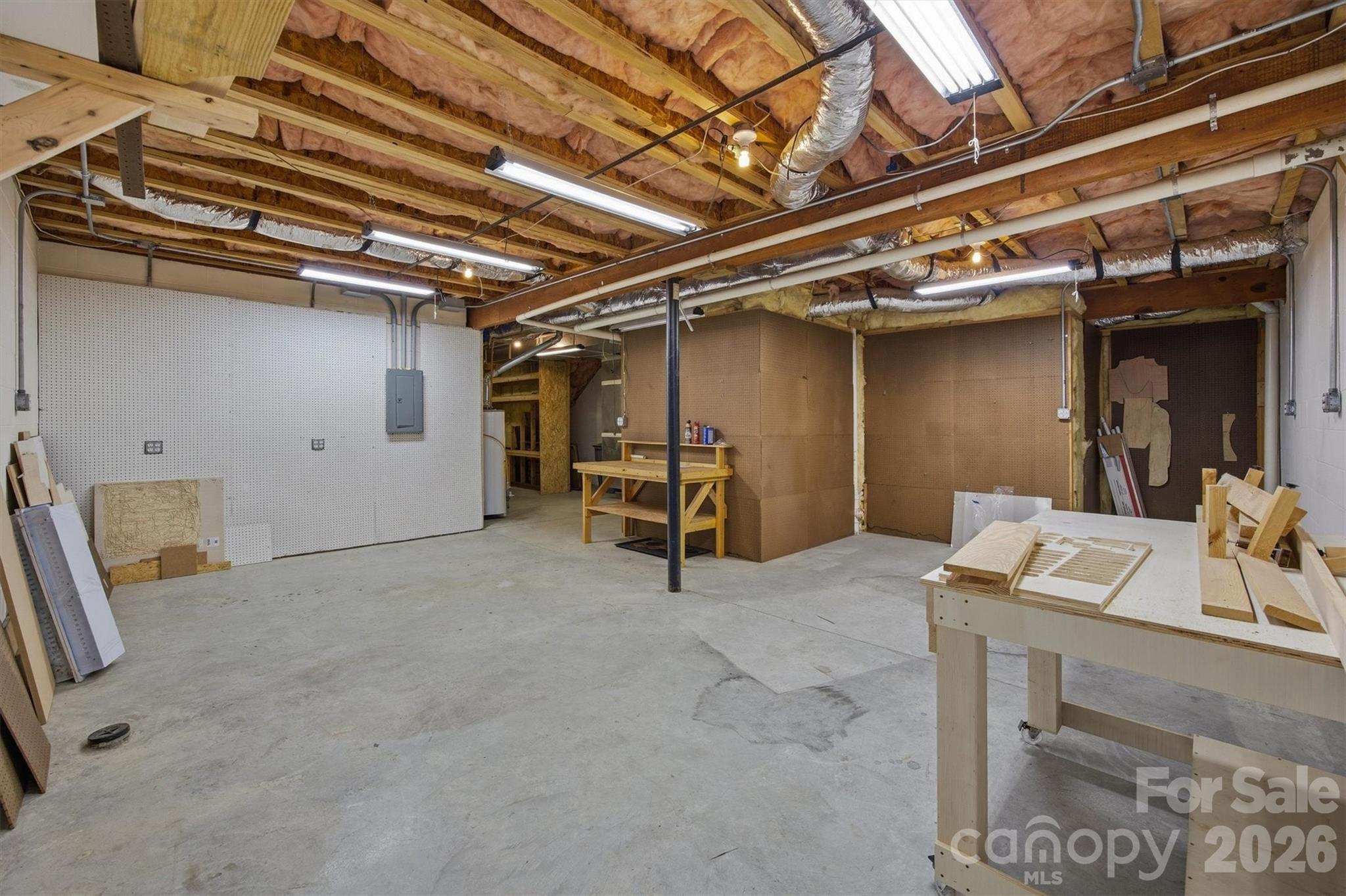 100 Crosscreek Drive — Morganton