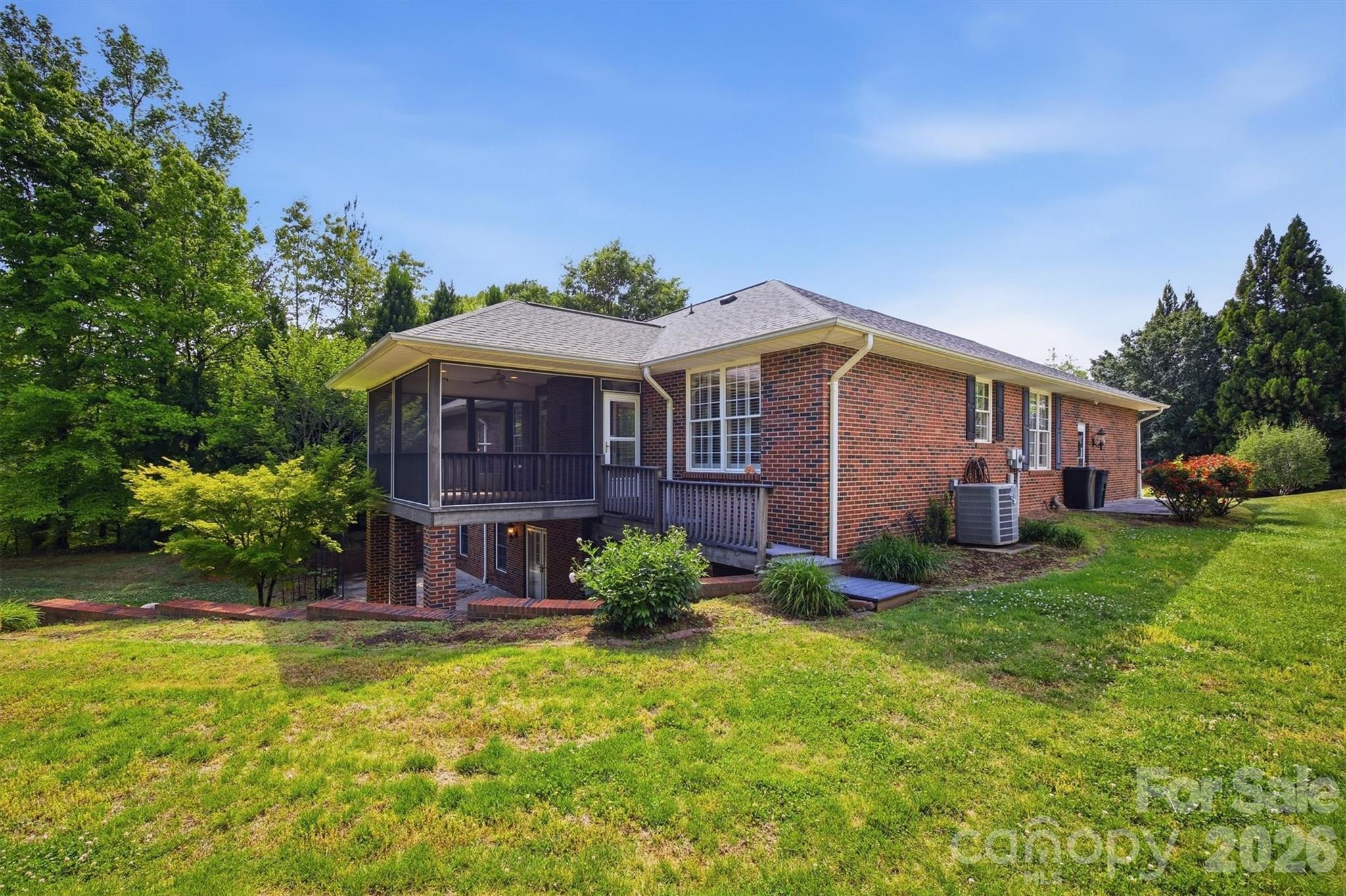100 Crosscreek Drive — Morganton