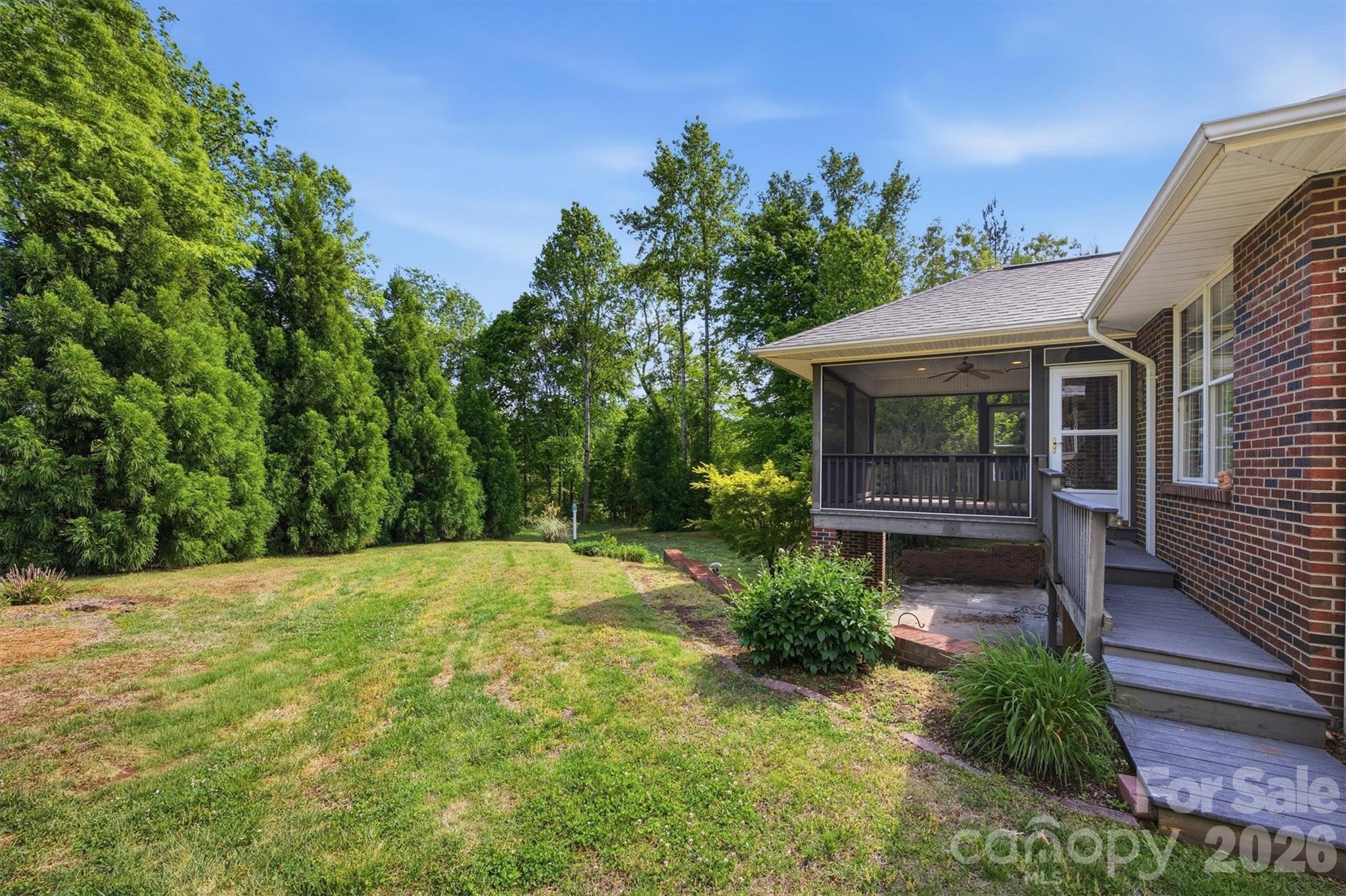 100 Crosscreek Drive — Morganton