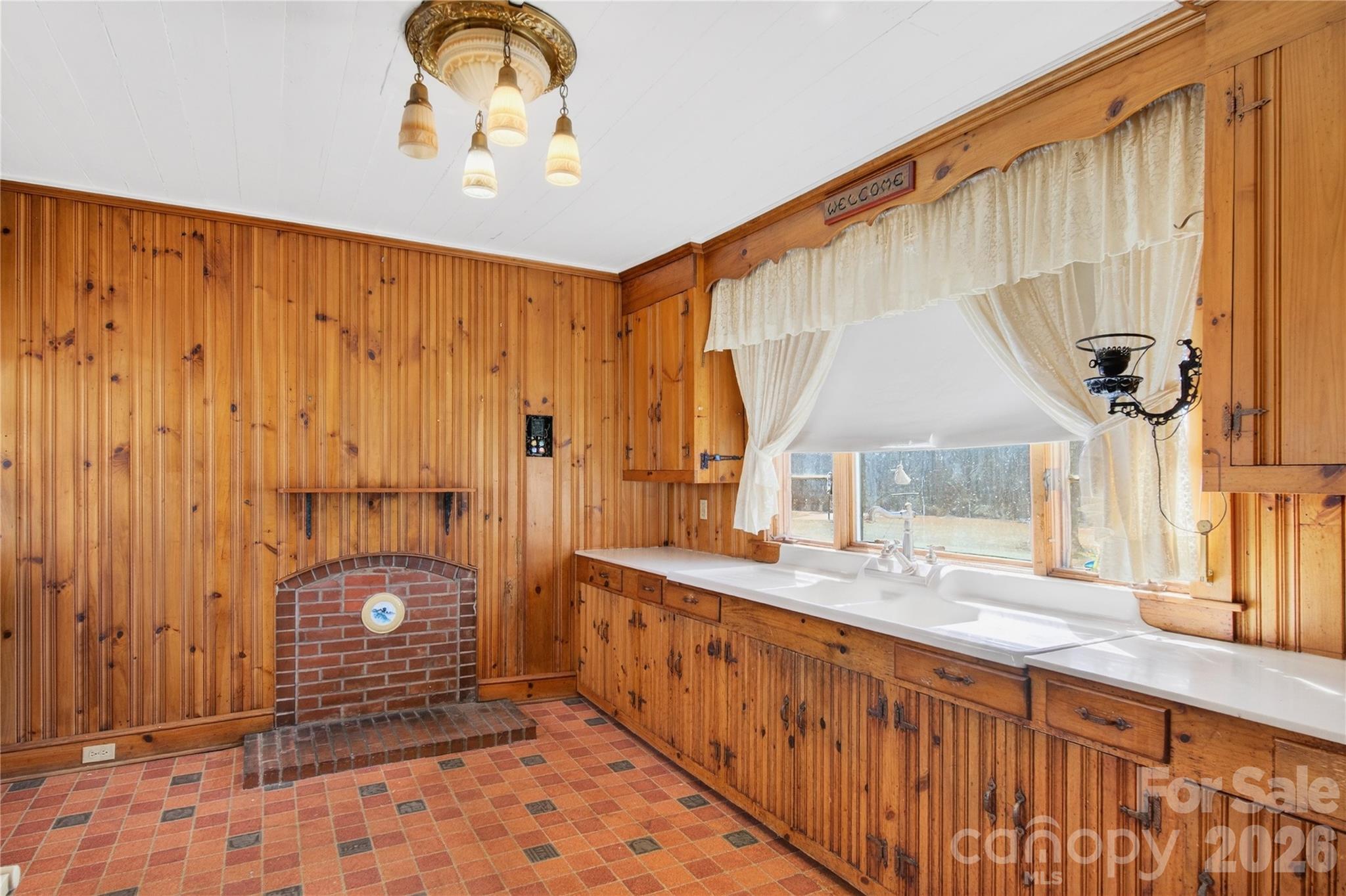 11124 Eastfield Road — Huntersville