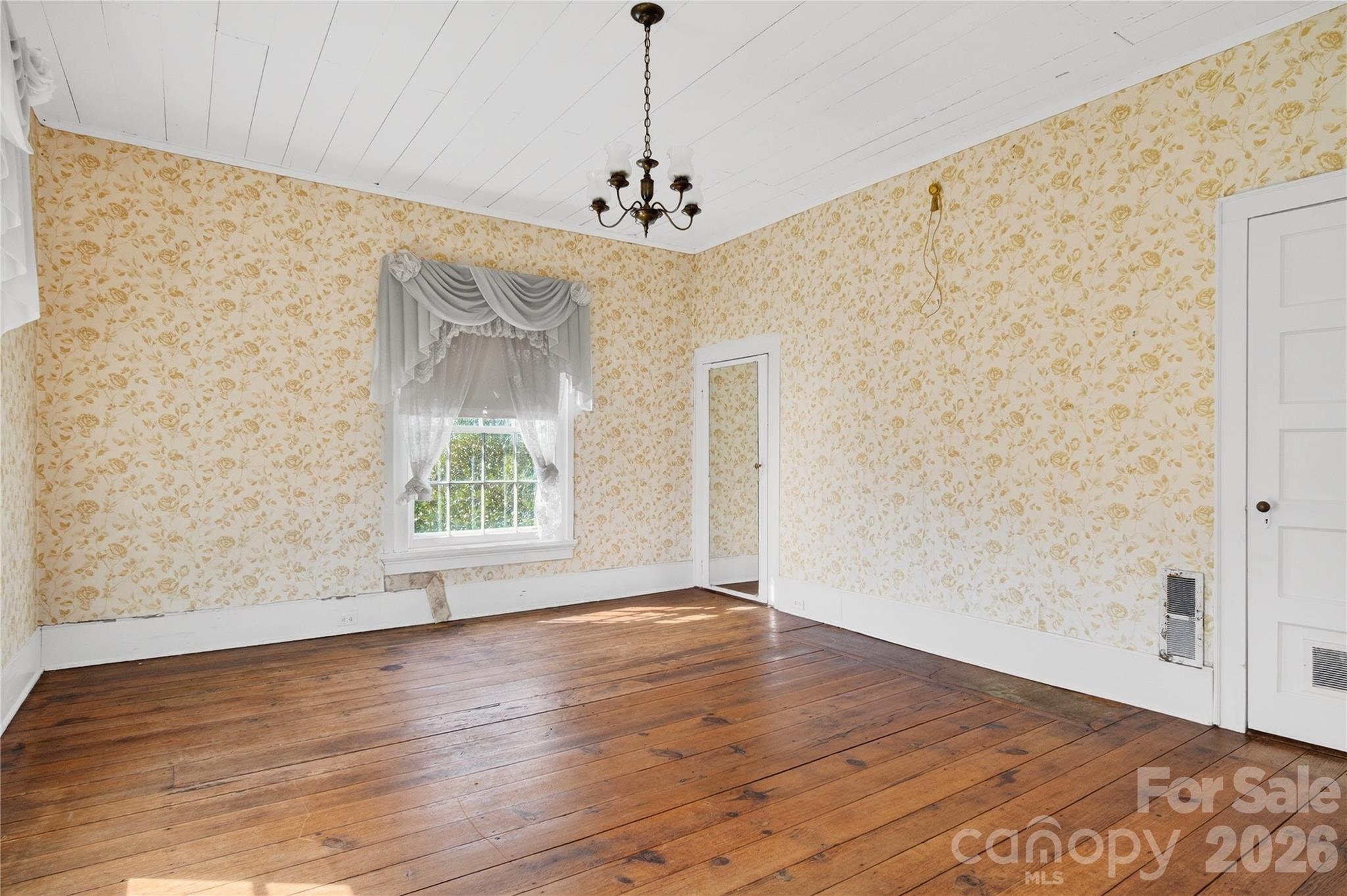 11124 Eastfield Road — Huntersville