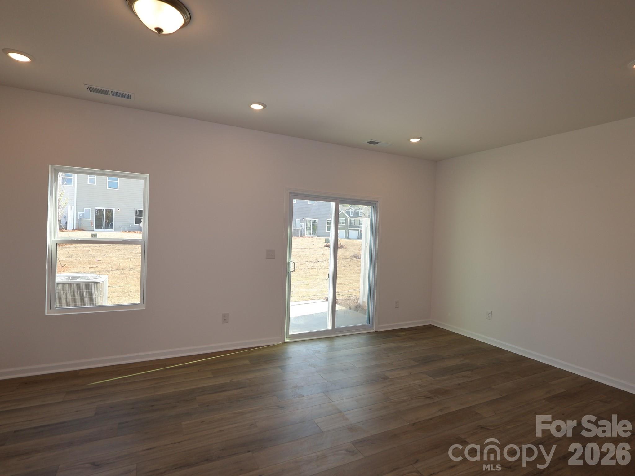 810 Earhart Street NW — Concord