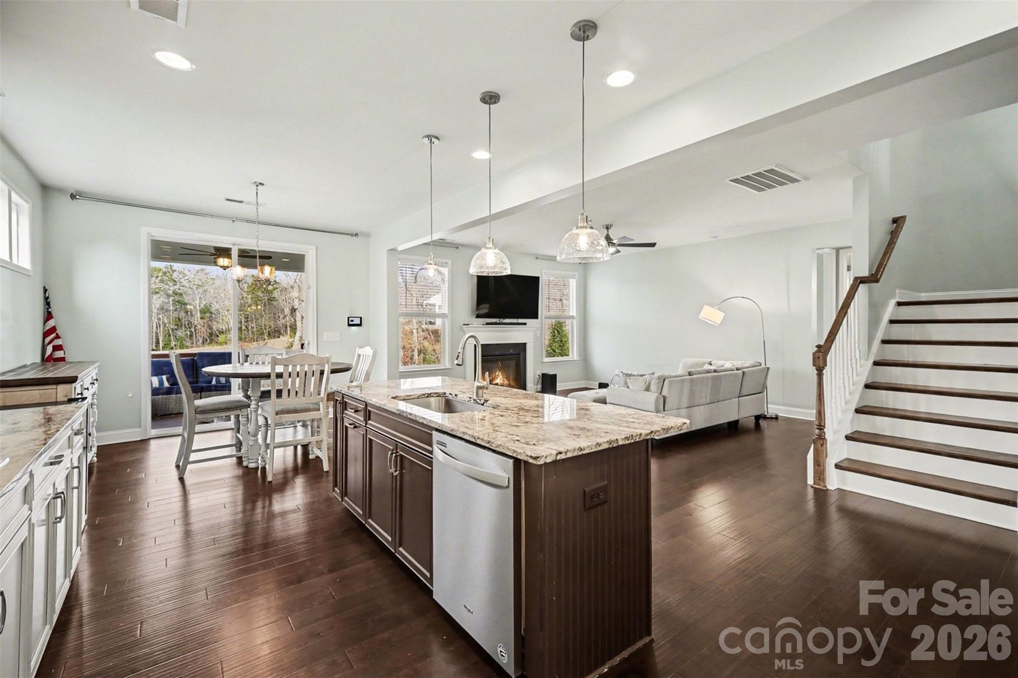 7200 Irongate Drive — Lancaster