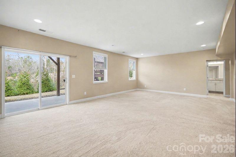 7200 Irongate Drive — Lancaster