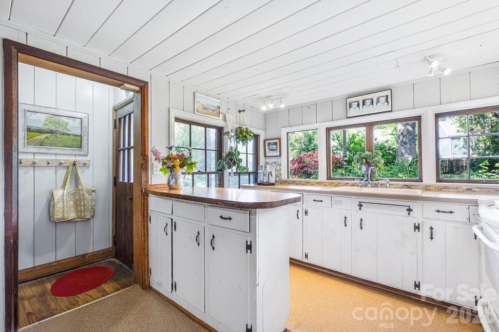 2107 Mandarin Boulevard — Charlotte