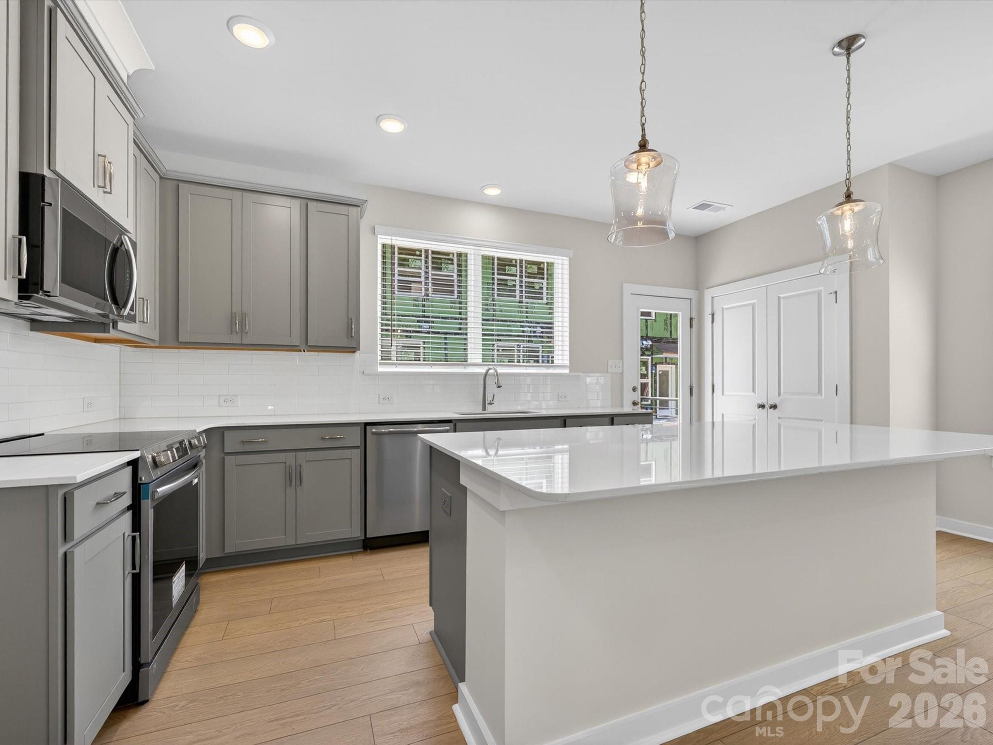 1534 Lithium Lane — Charlotte