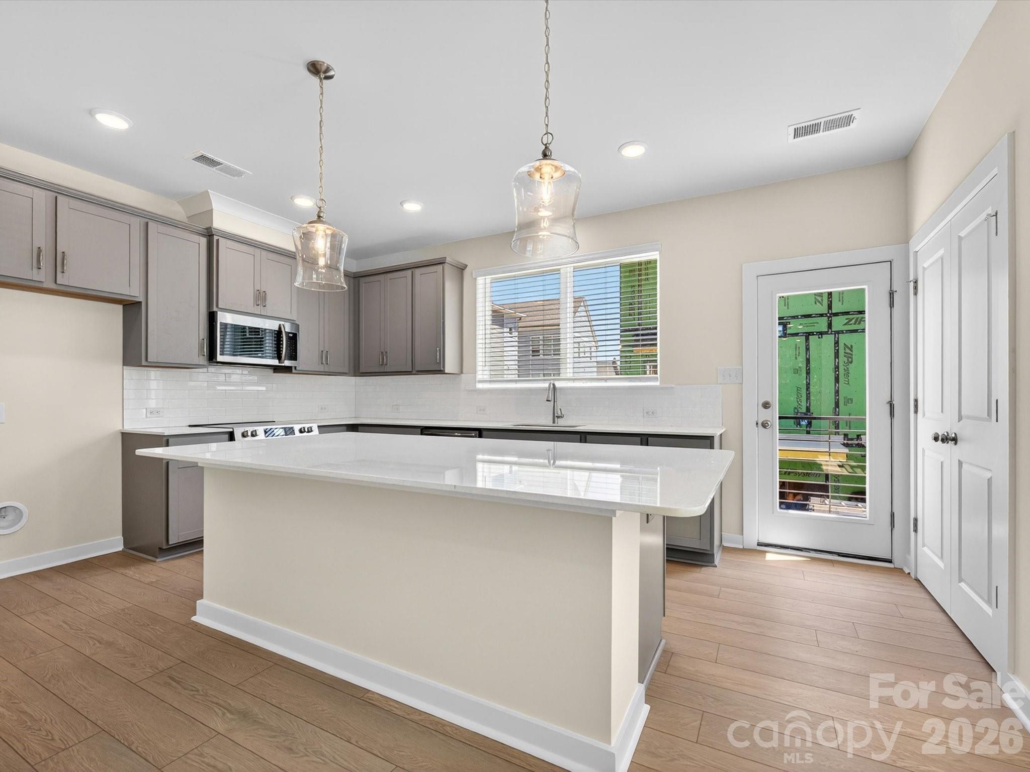 1534 Lithium Lane — Charlotte