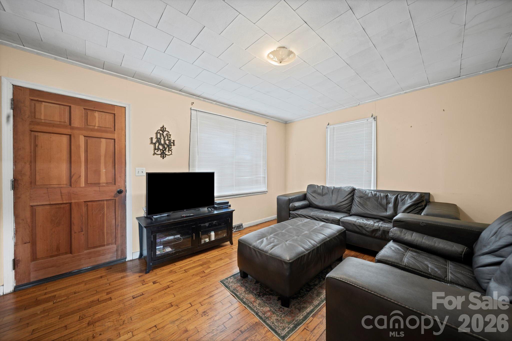 525 Stanley Street — Troy