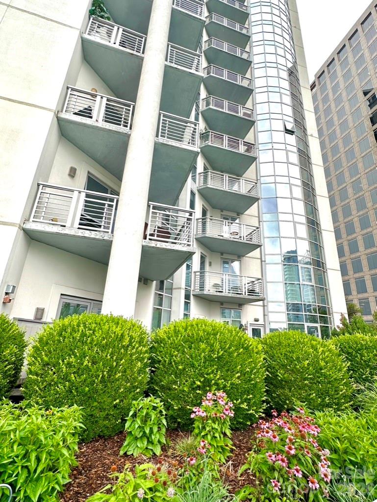 333 W Trade Street W #708 — Charlotte
