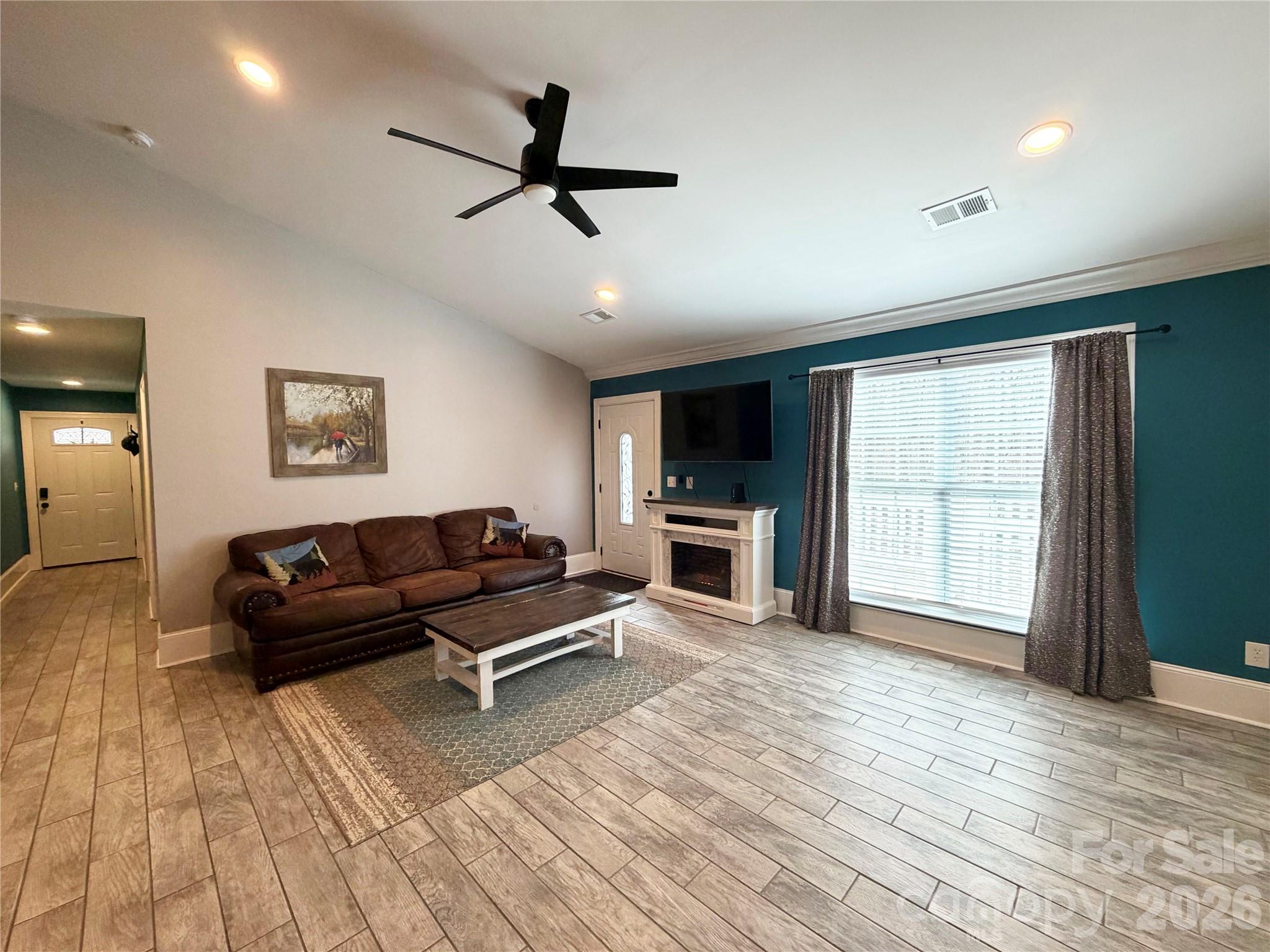 619 Hubbard Drive — Lancaster