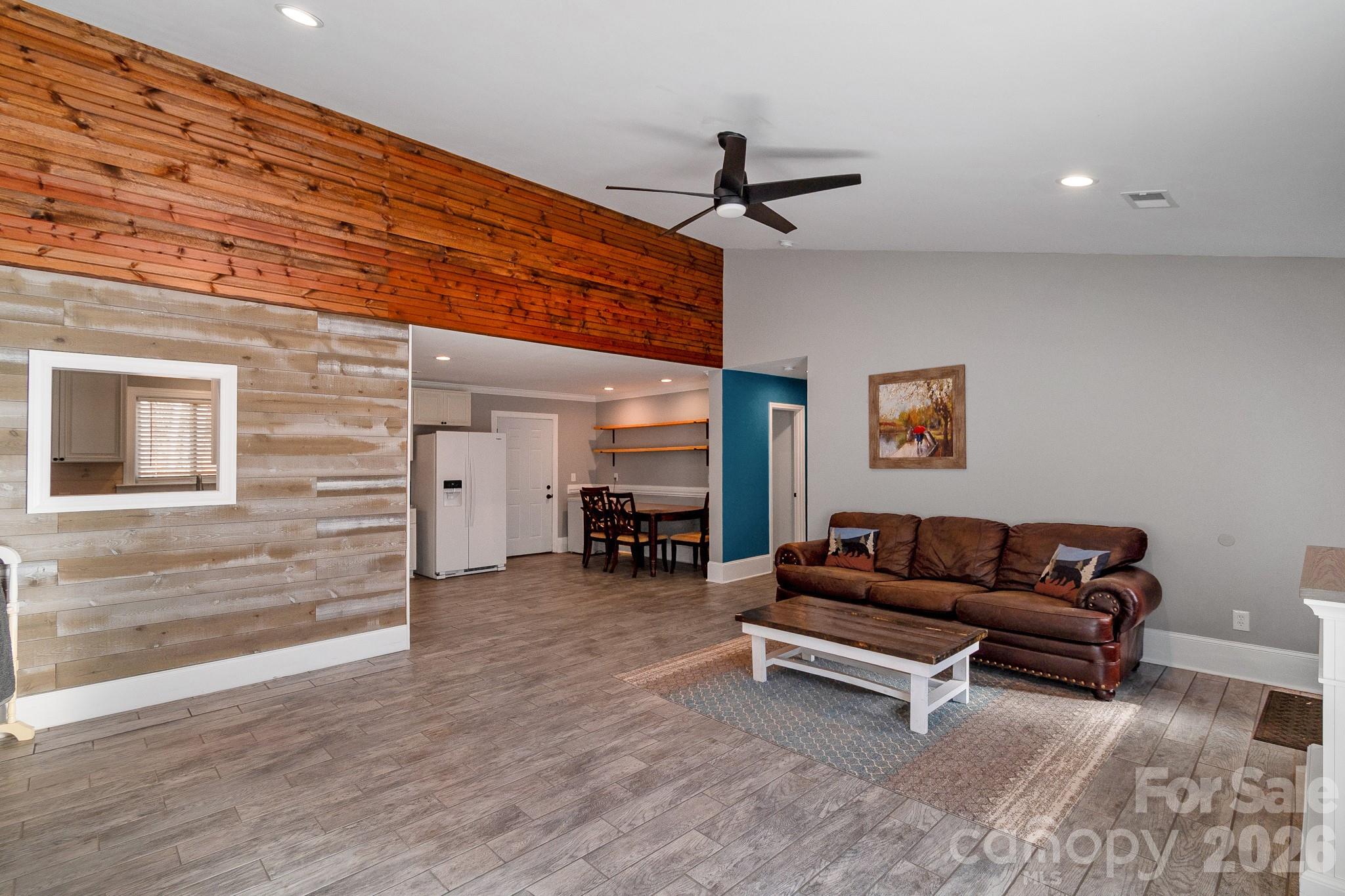 619 Hubbard Drive — Lancaster