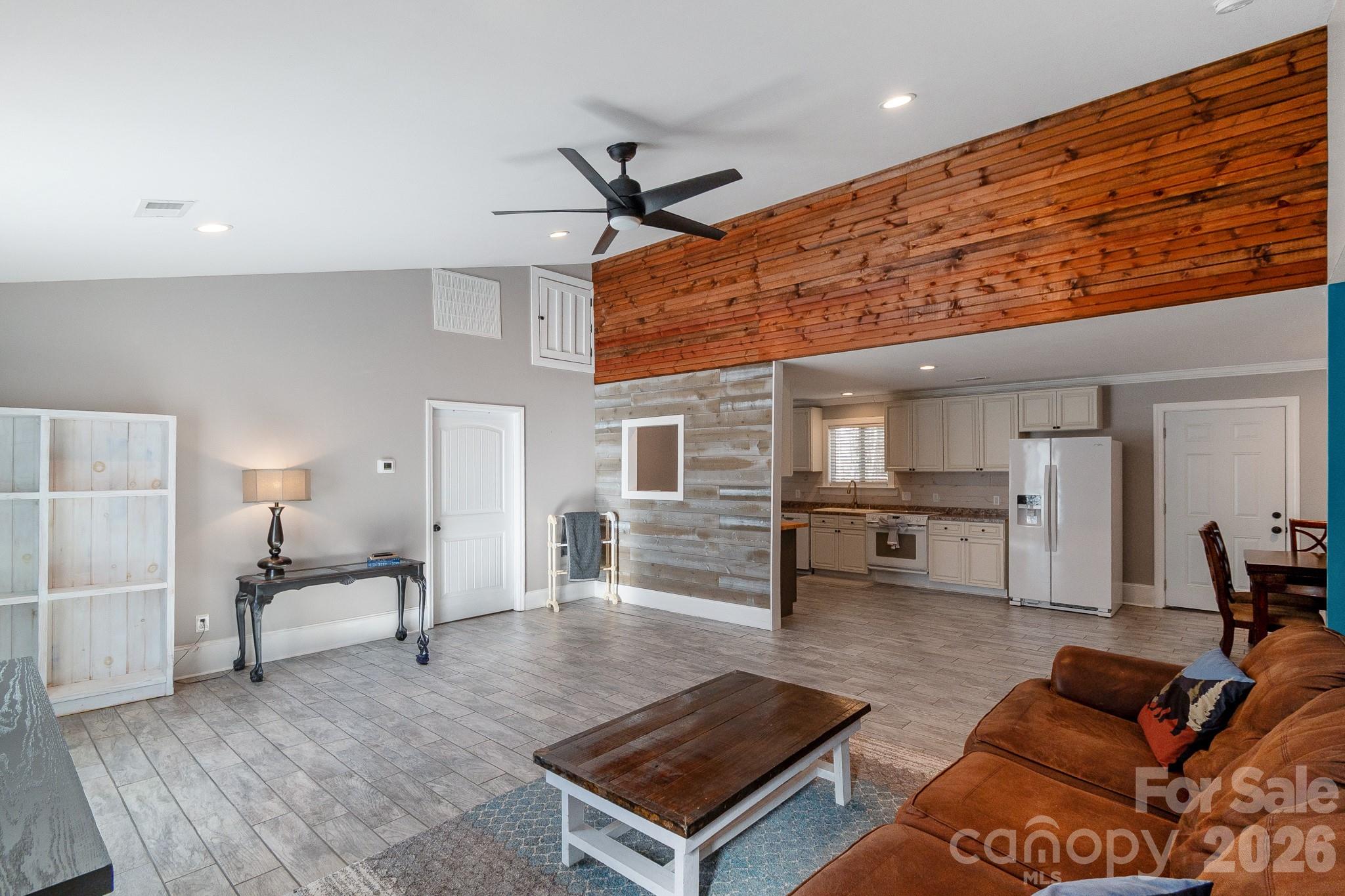 619 Hubbard Drive — Lancaster