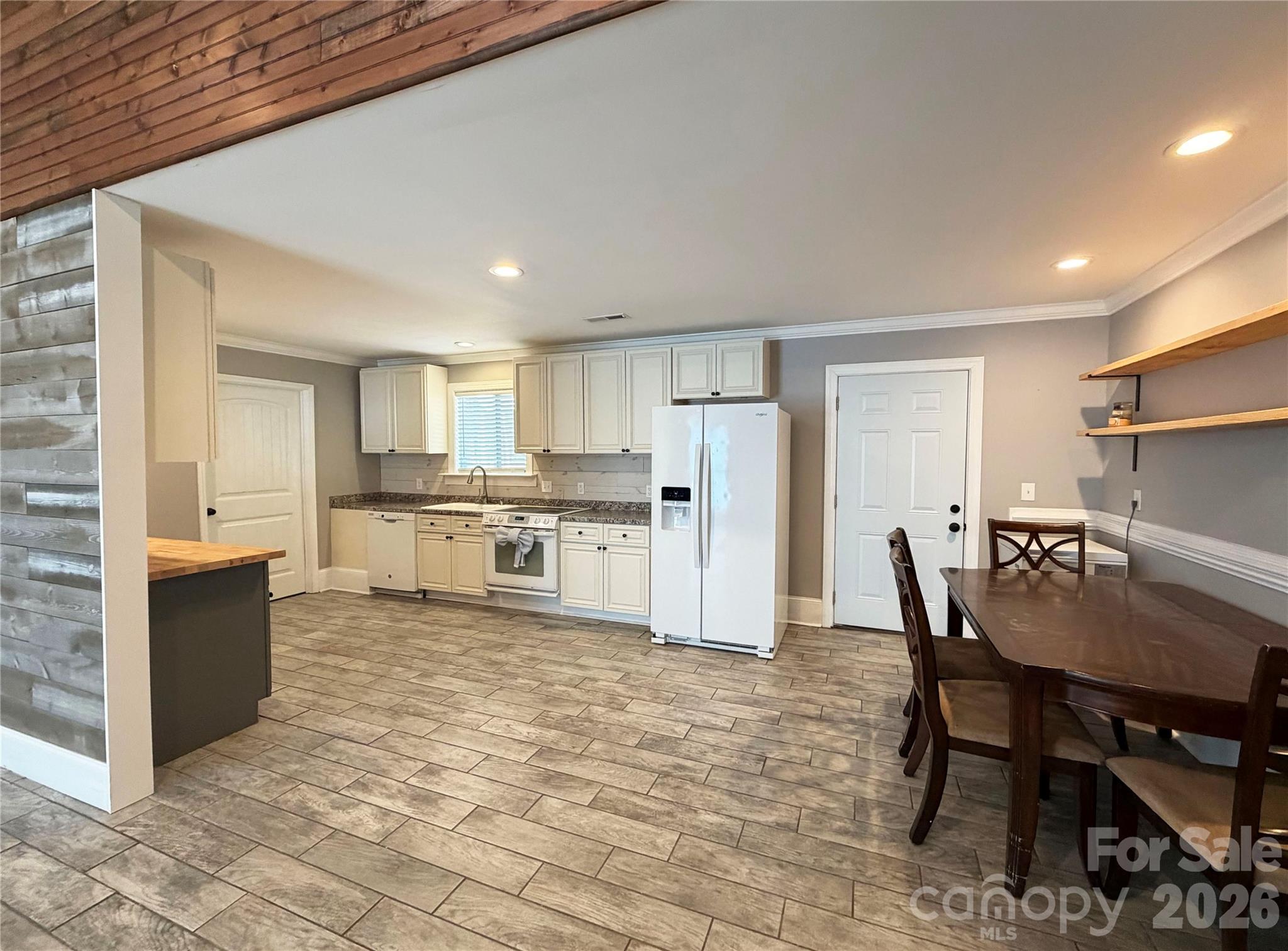619 Hubbard Drive — Lancaster