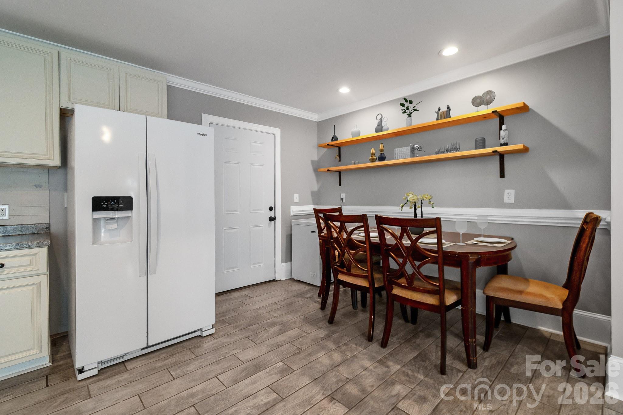 619 Hubbard Drive — Lancaster