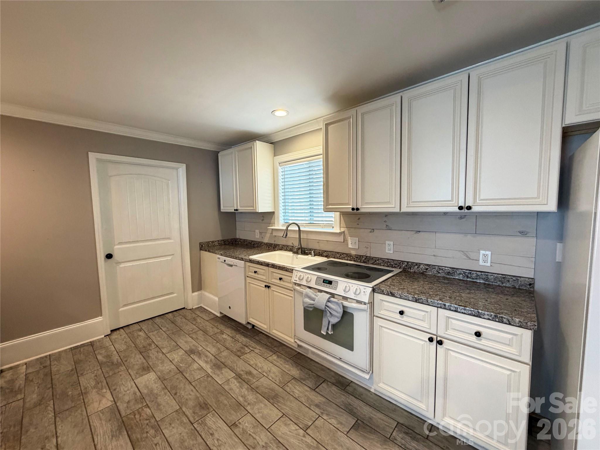 619 Hubbard Drive — Lancaster