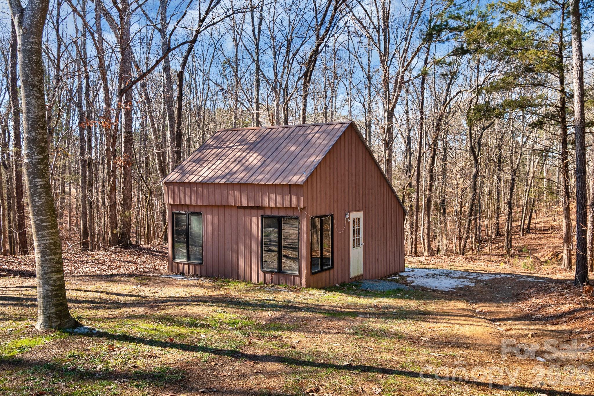 619 Hubbard Drive — Lancaster