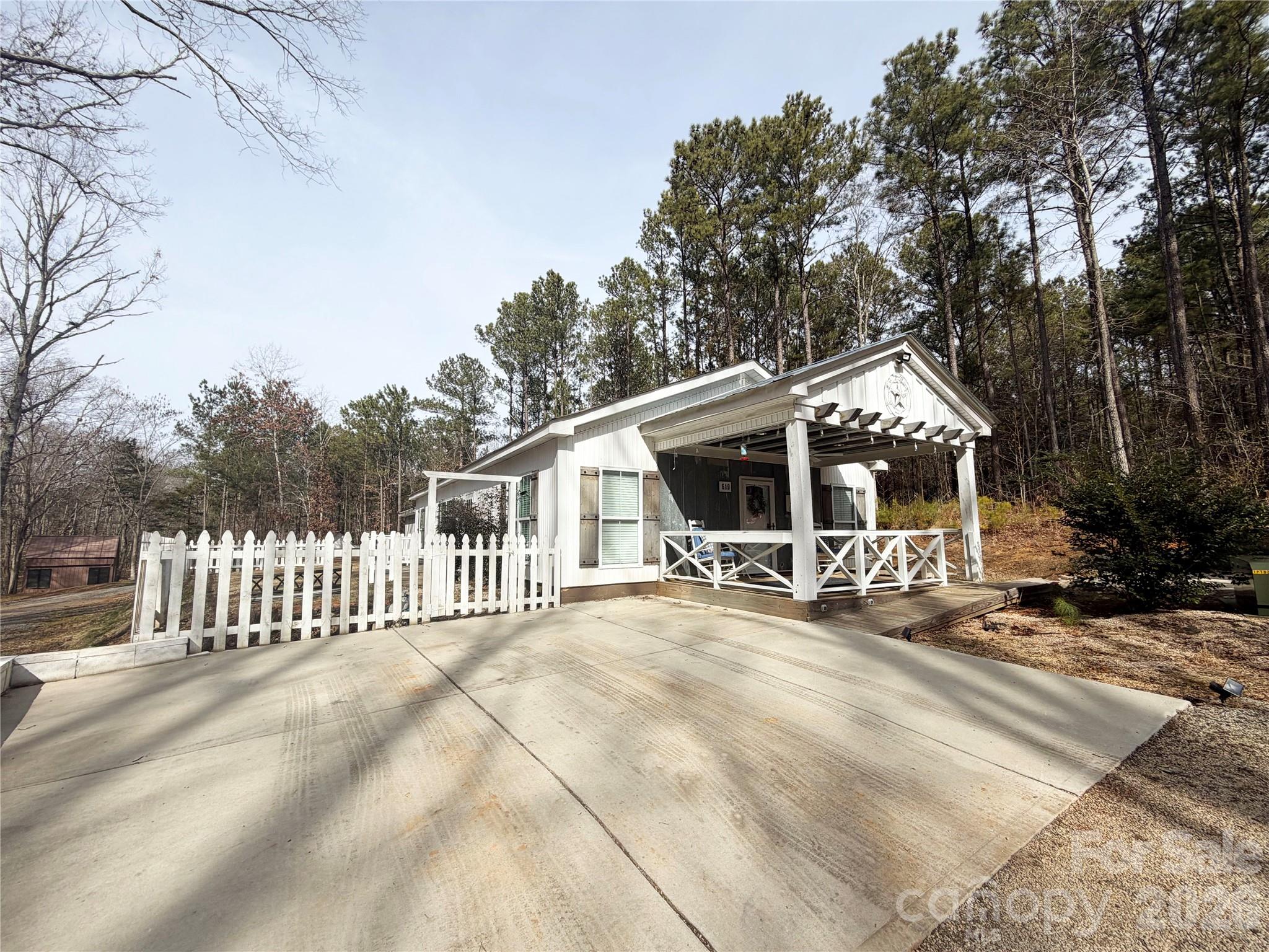 619 Hubbard Drive — Lancaster