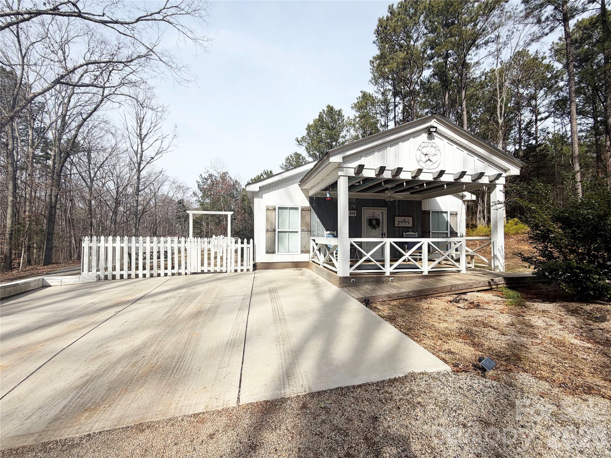 619 Hubbard Drive — Lancaster