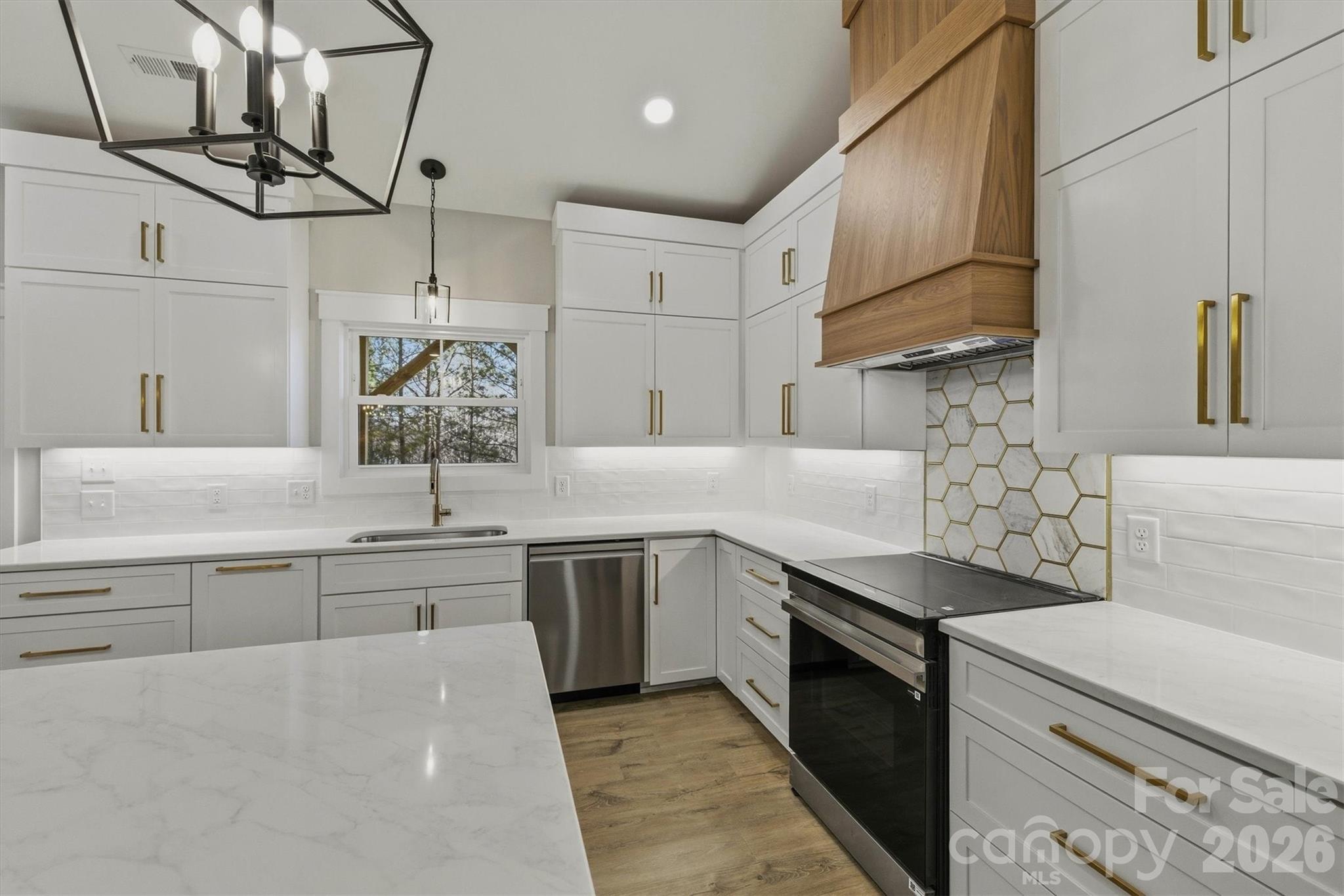 291 Table Rock Trace NW — Valdese