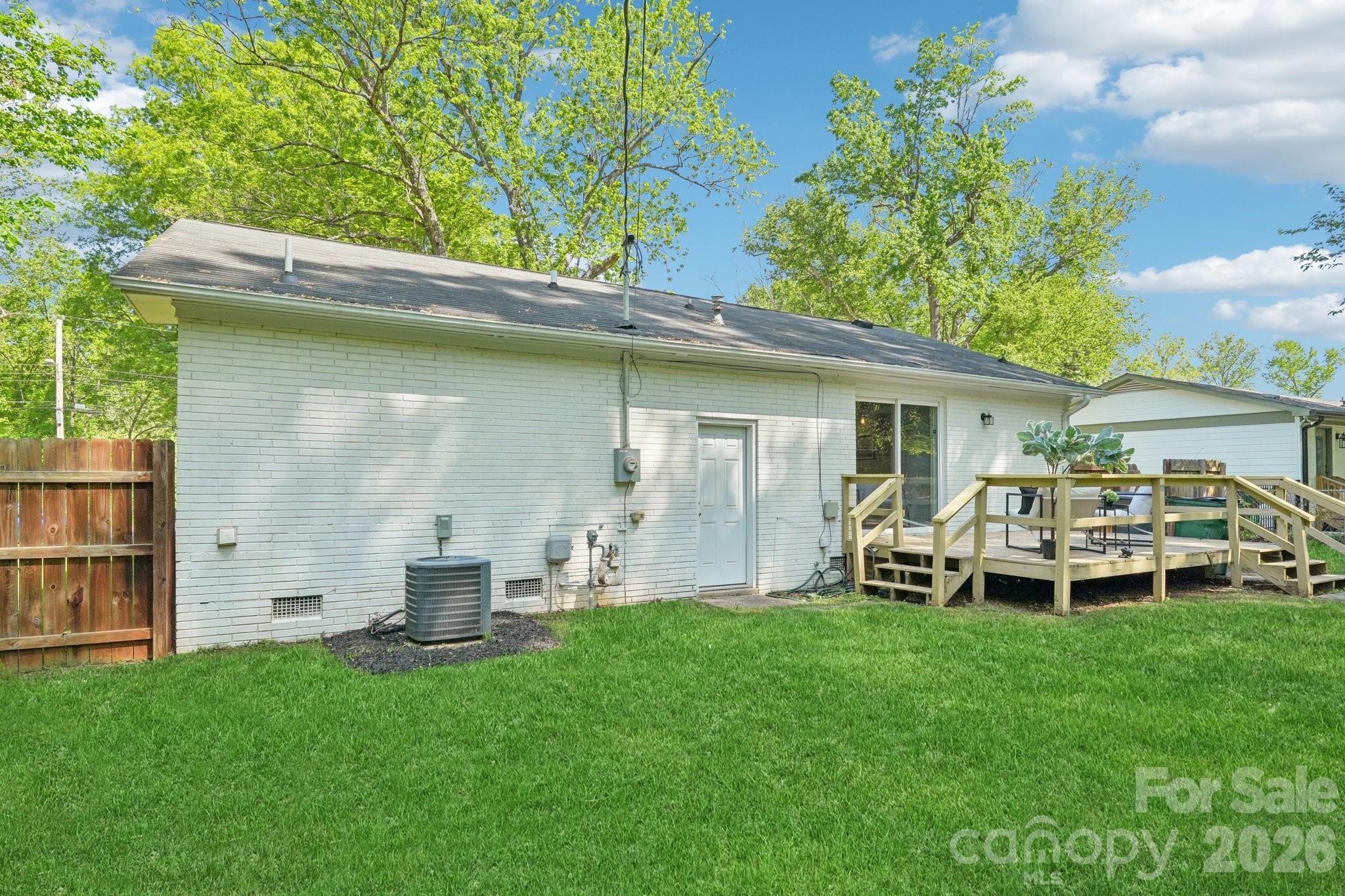 3000 Dunlavin Way — Charlotte