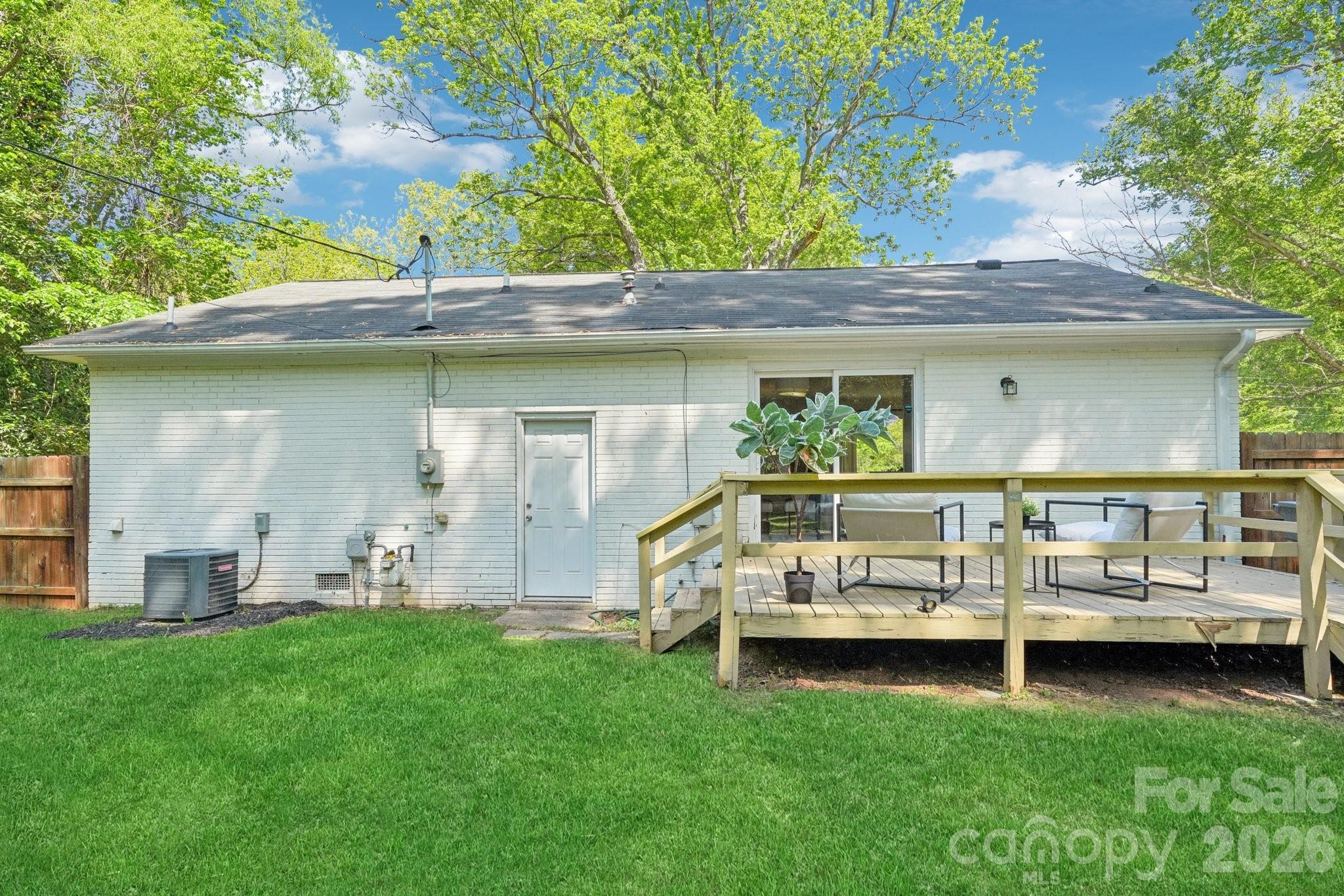 3000 Dunlavin Way — Charlotte