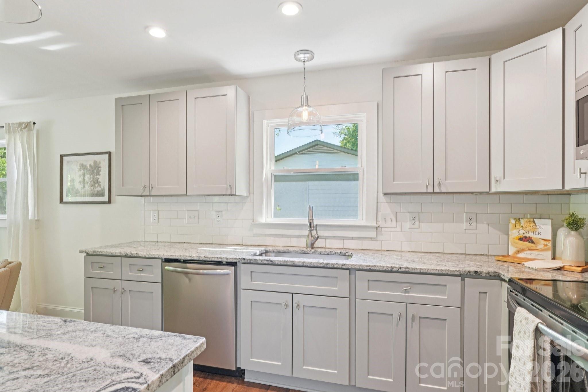 3000 Dunlavin Way — Charlotte