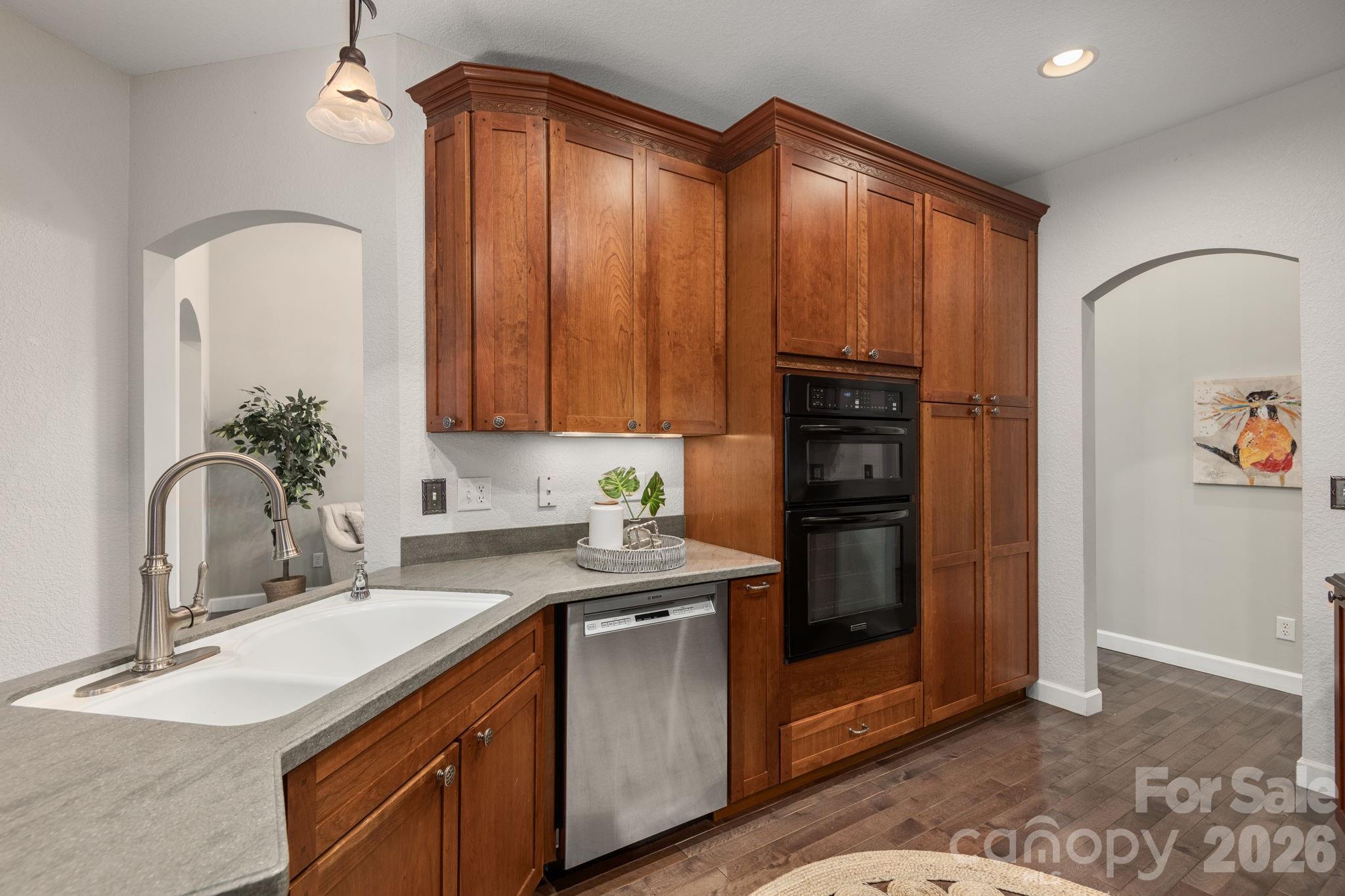 86 Oak Hollow Drive — Asheville