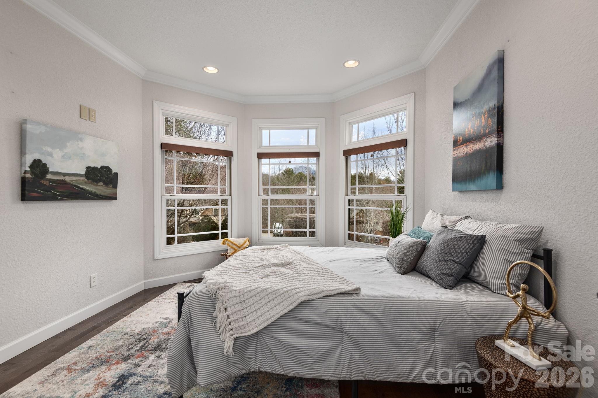 86 Oak Hollow Drive — Asheville