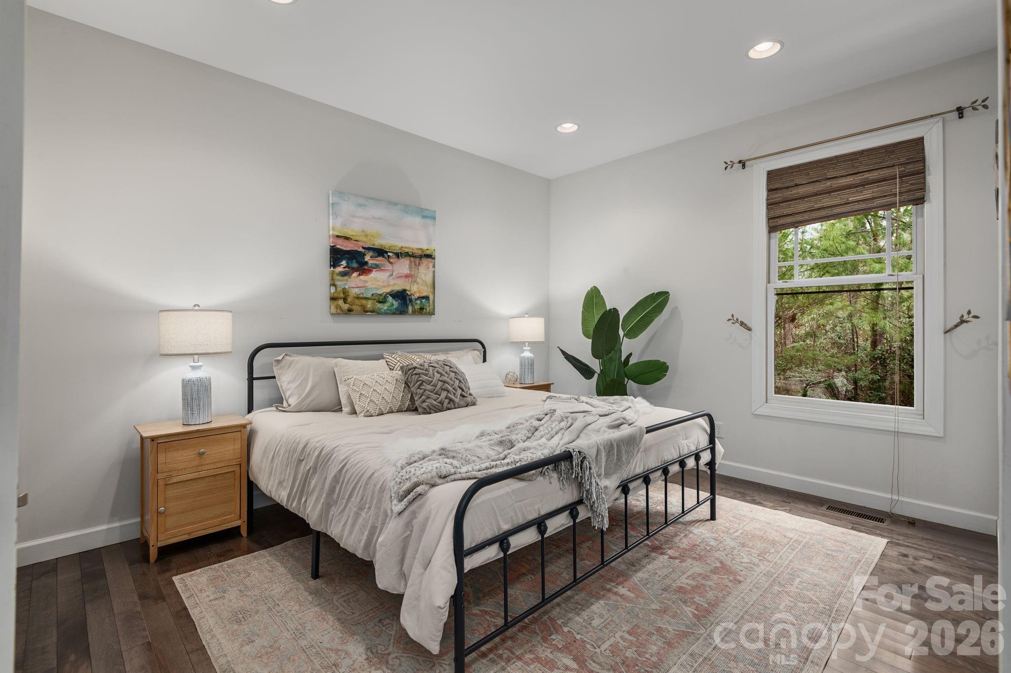 86 Oak Hollow Drive — Asheville