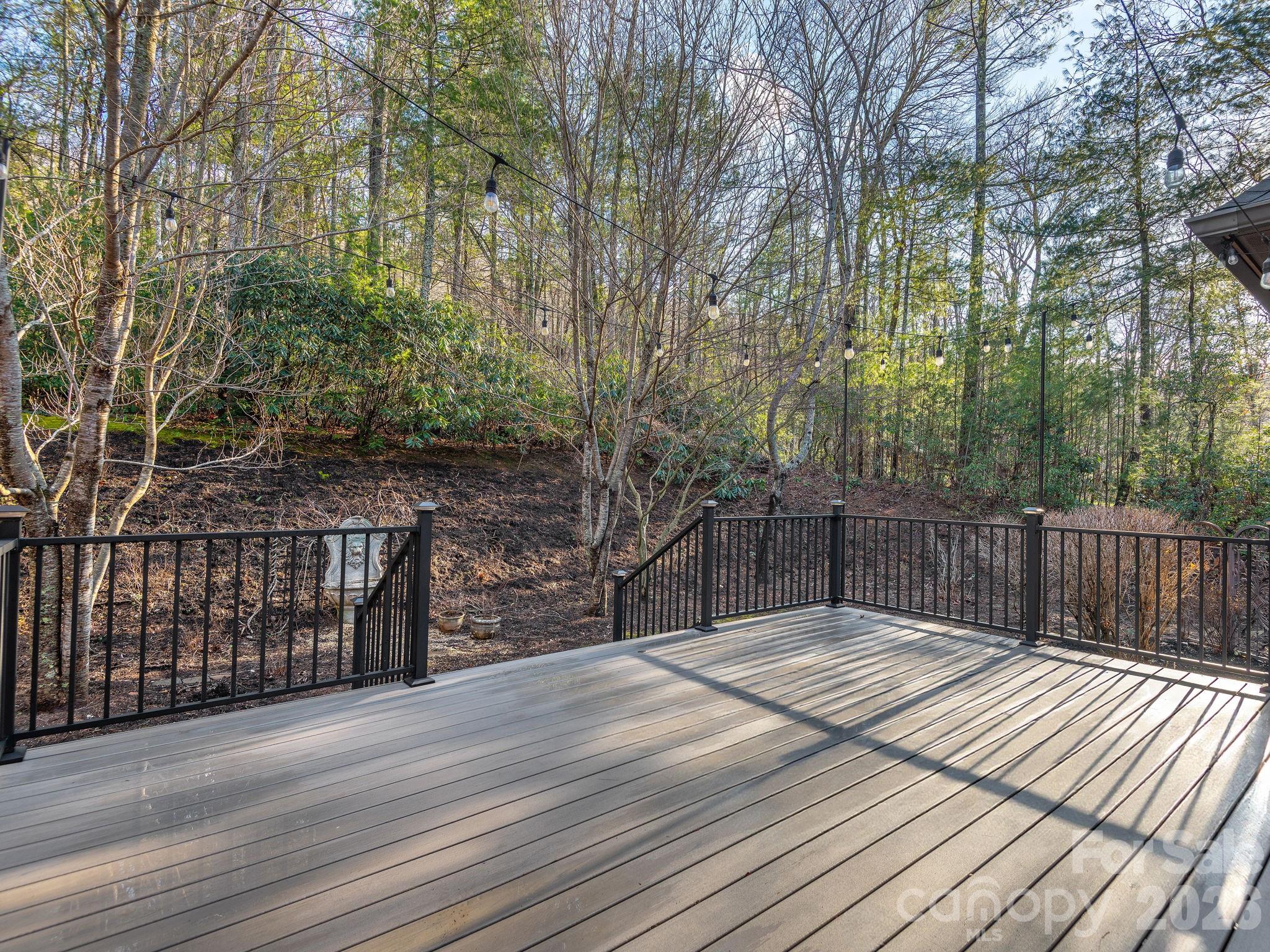 86 Oak Hollow Drive — Asheville