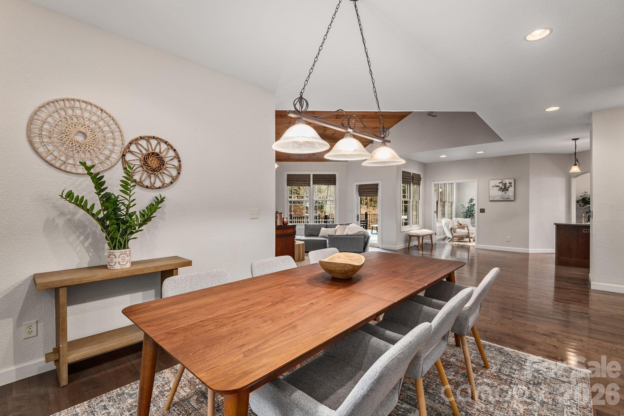 86 Oak Hollow Drive — Asheville
