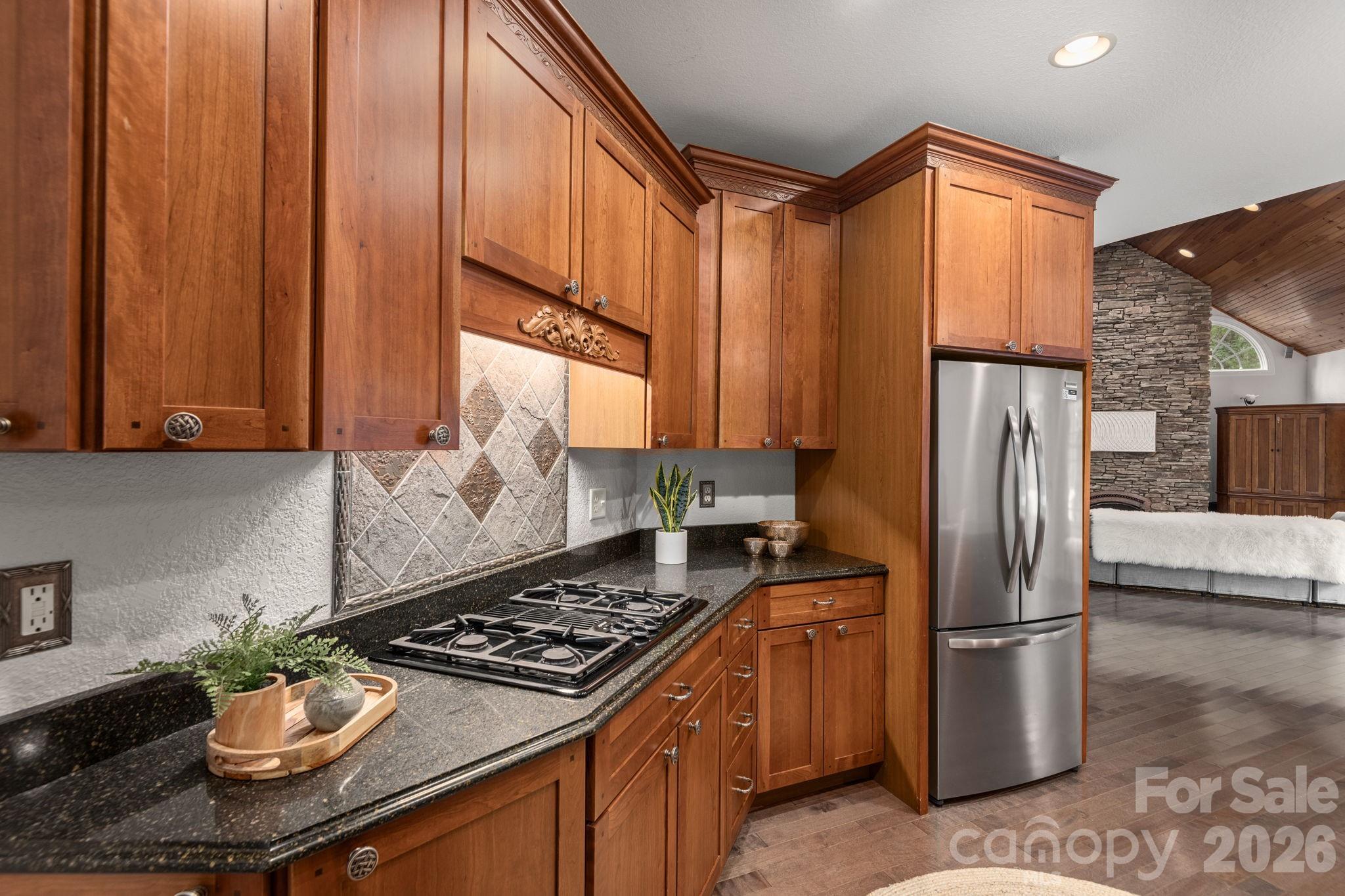 86 Oak Hollow Drive — Asheville