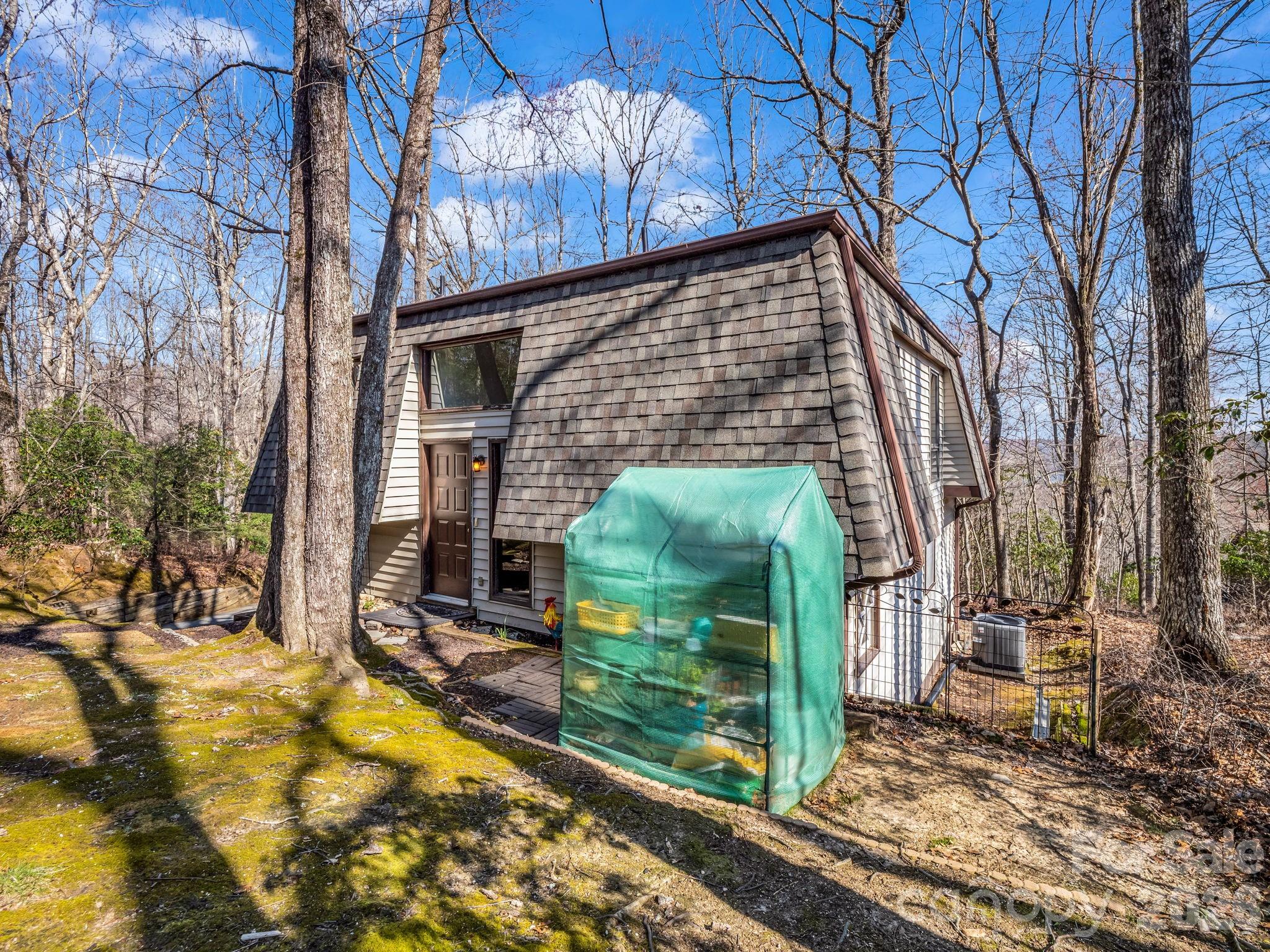 177 Tsisqua Circle — Brevard