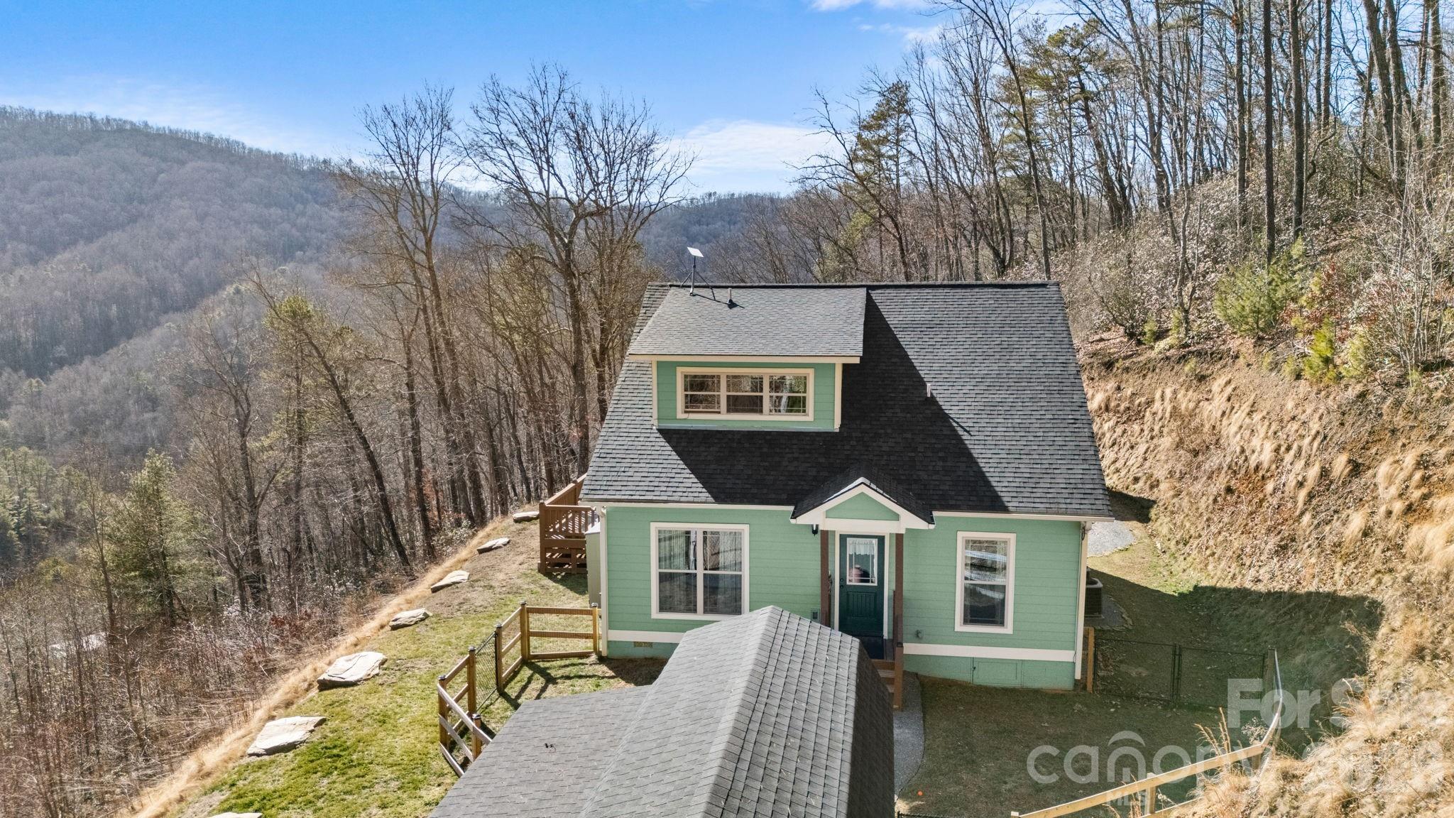 410 Moonlight Trail — Bryson City