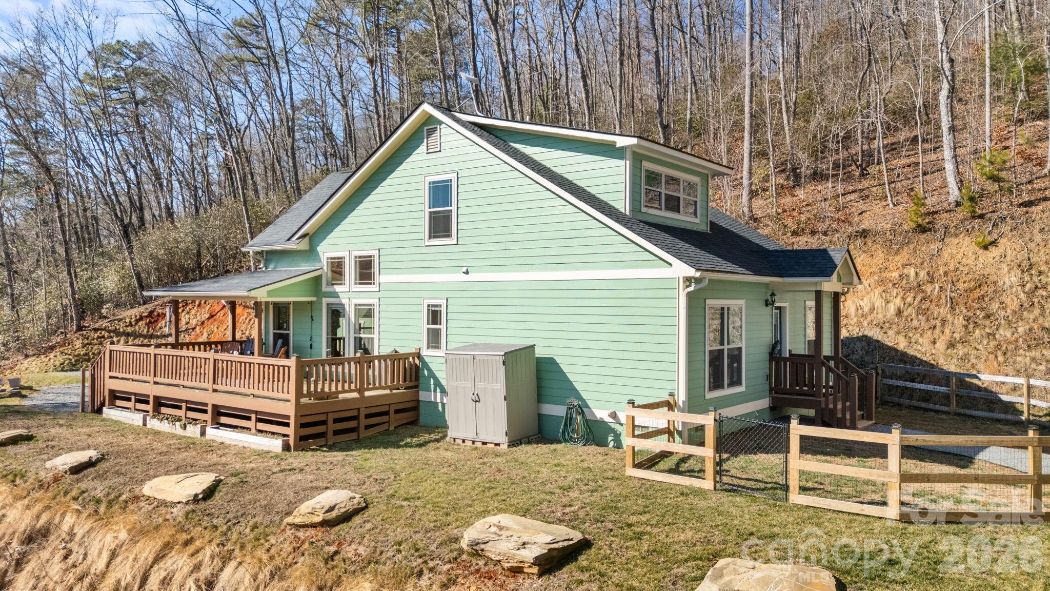 410 Moonlight Trail — Bryson City