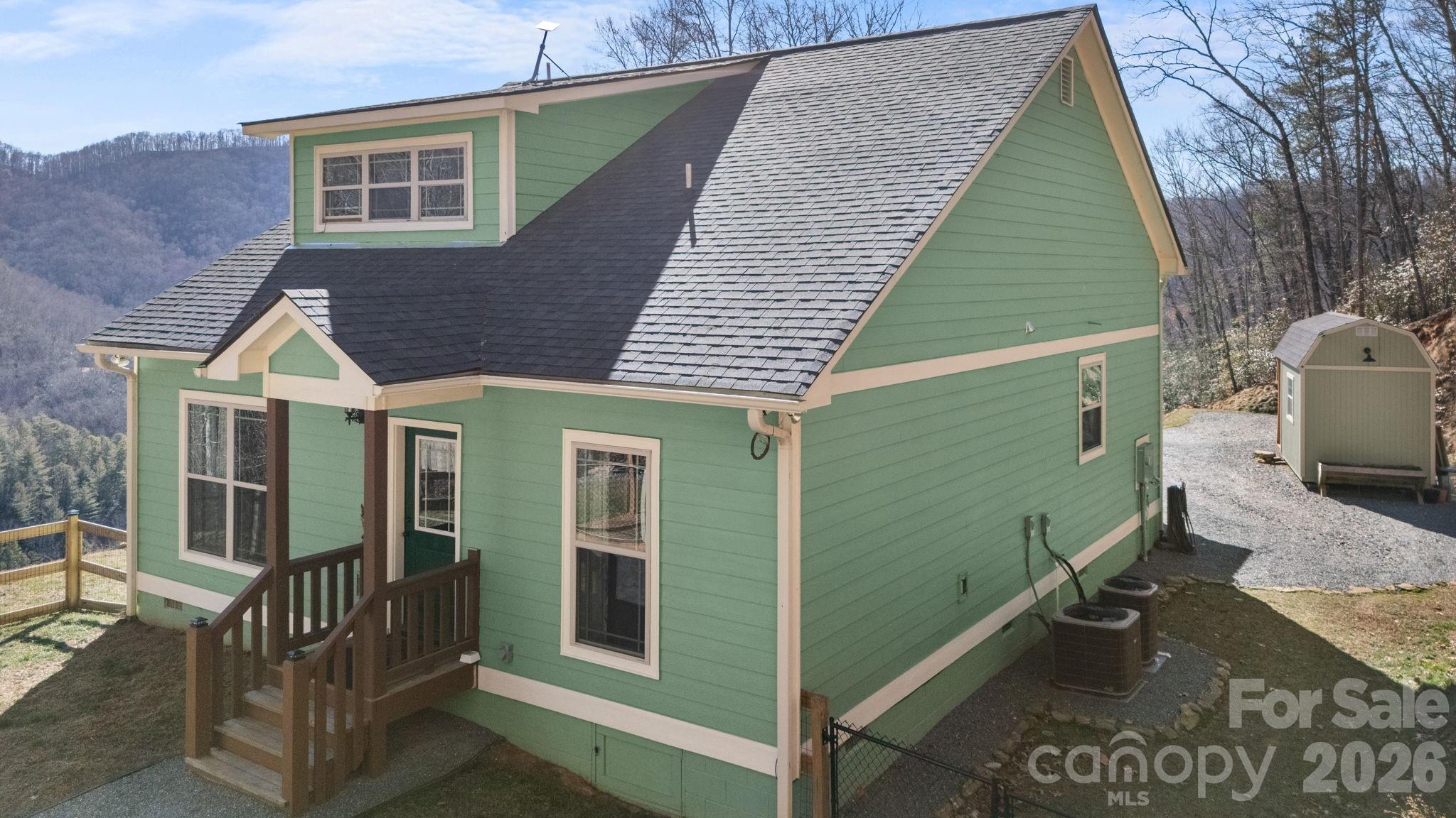 410 Moonlight Trail — Bryson City