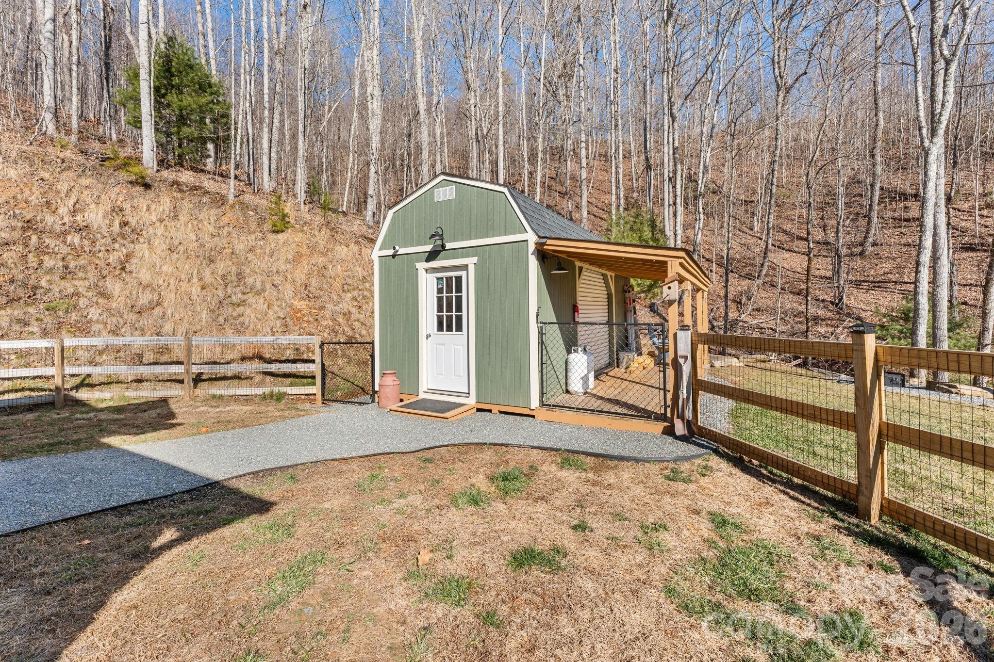 410 Moonlight Trail — Bryson City