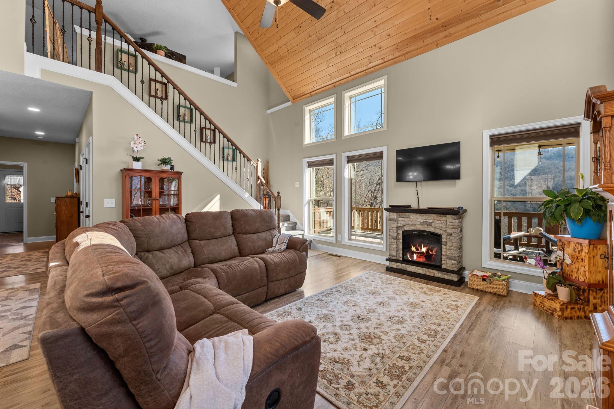 410 Moonlight Trail — Bryson City