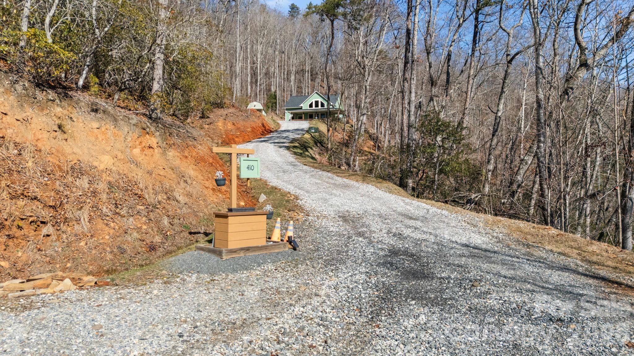 410 Moonlight Trail — Bryson City