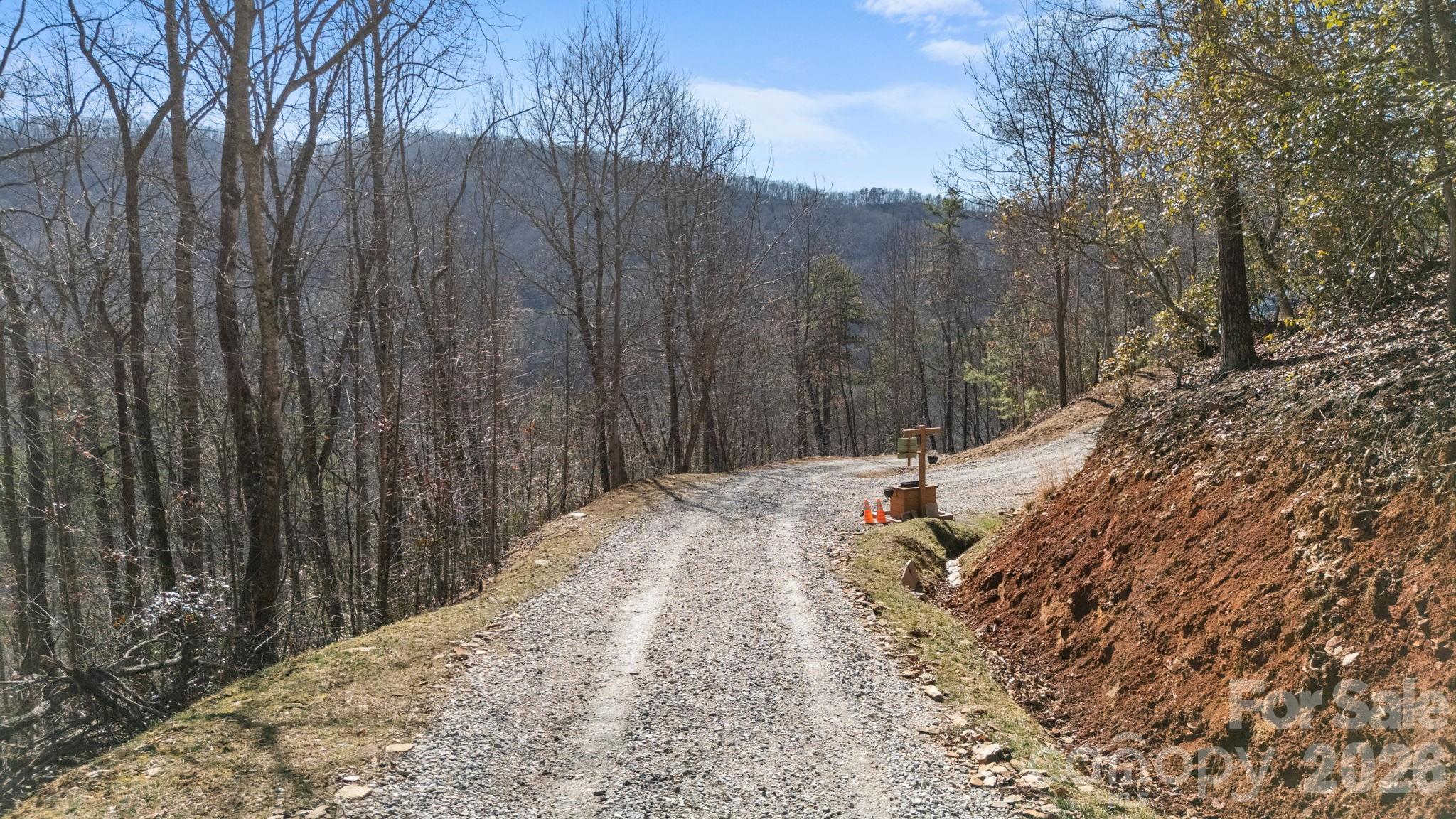 410 Moonlight Trail — Bryson City