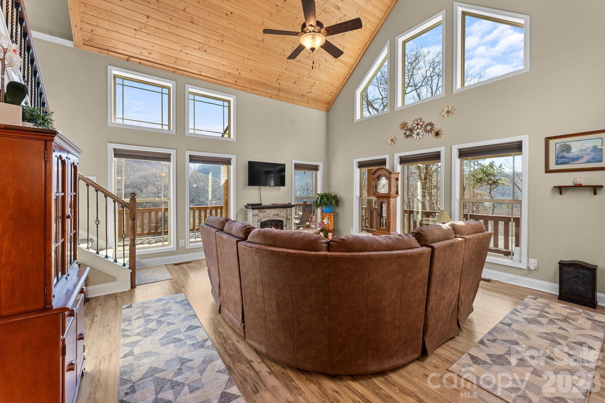 410 Moonlight Trail — Bryson City