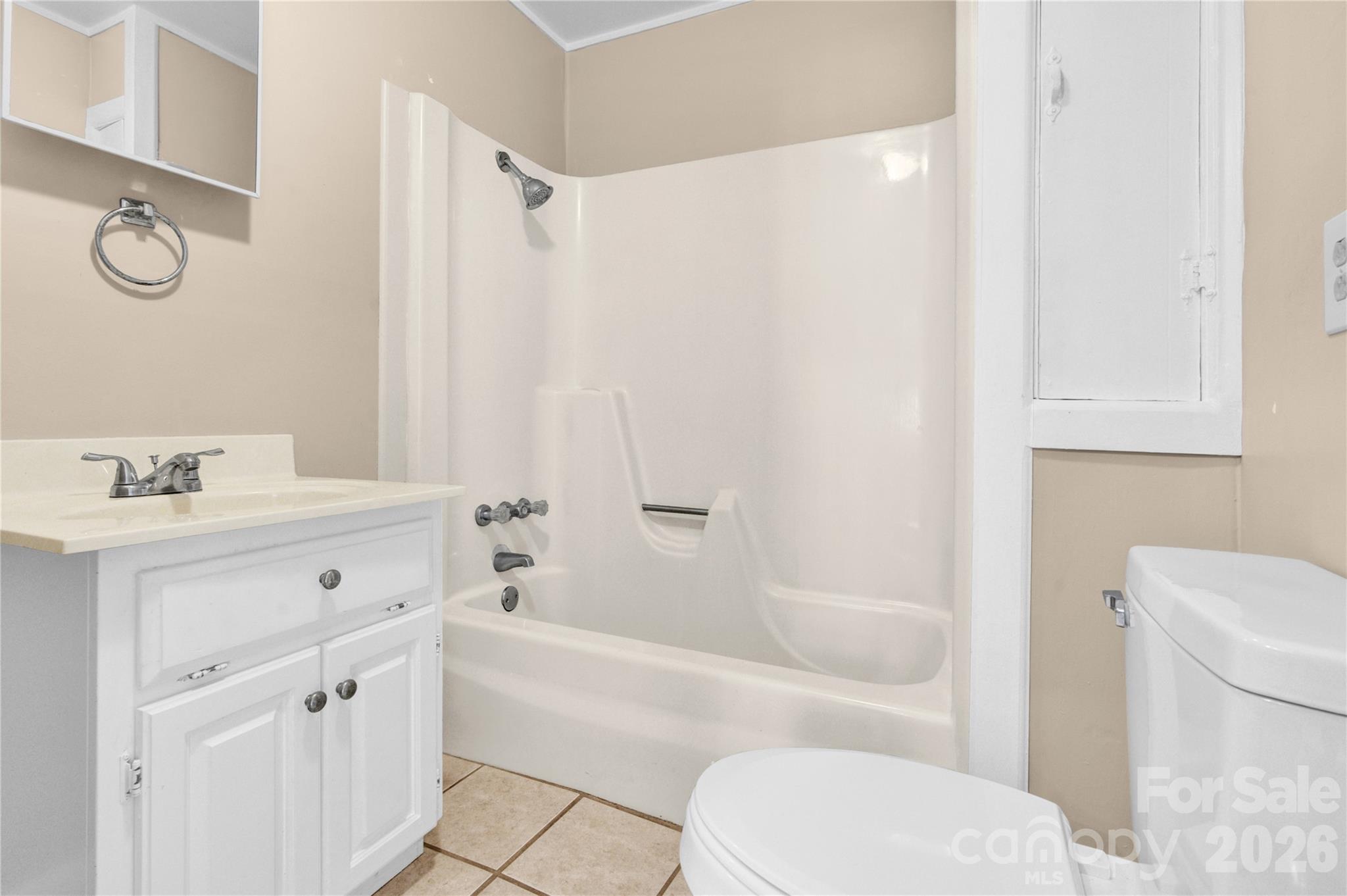 229 Riverhills Drive — Forest City