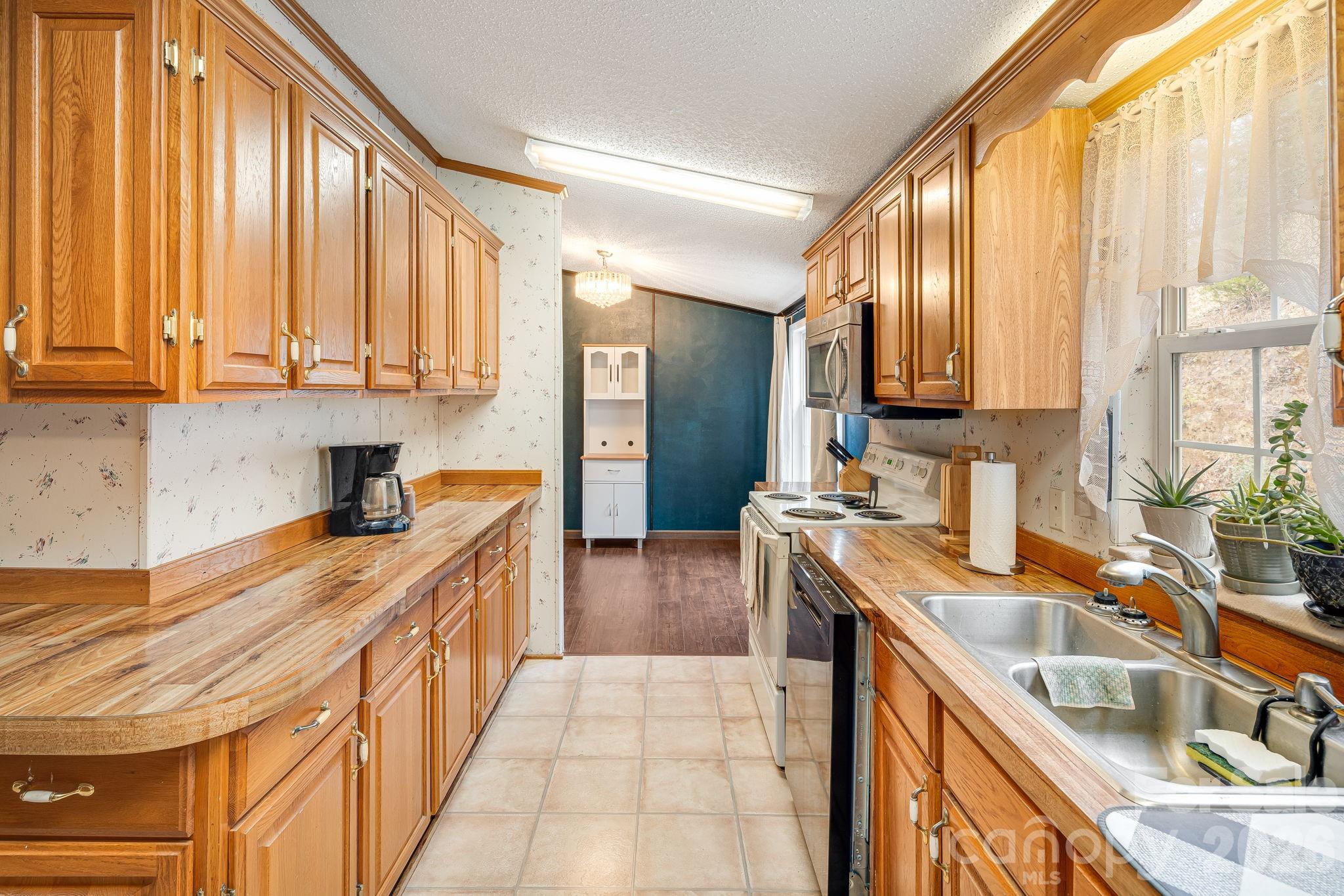 106 Avian Court — Brevard