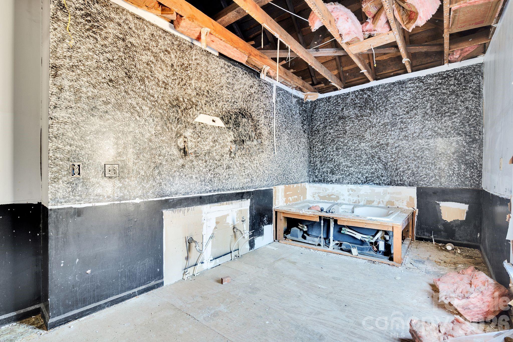 4521 Edgeland Road — Edgemoor
