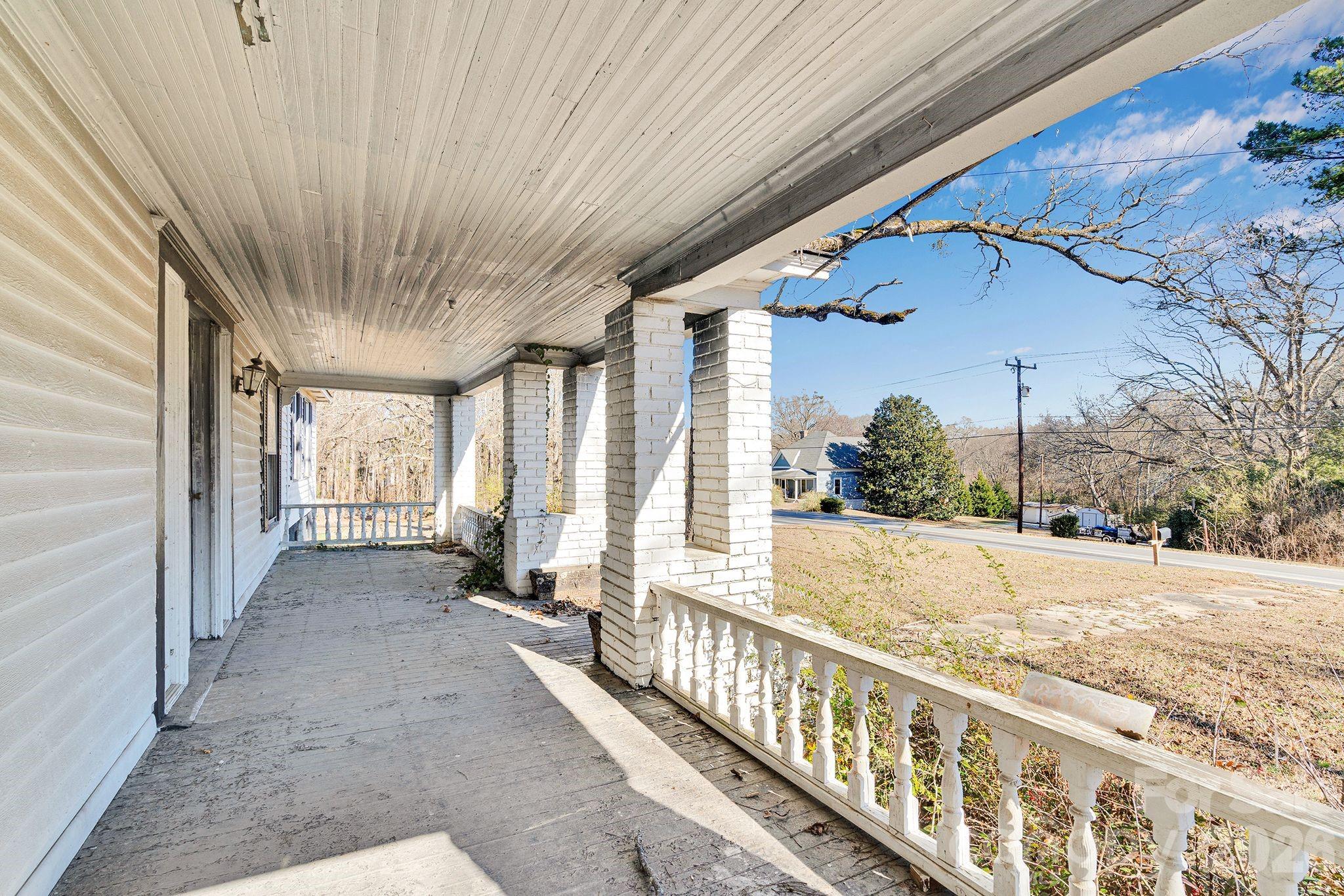 4521 Edgeland Road — Edgemoor