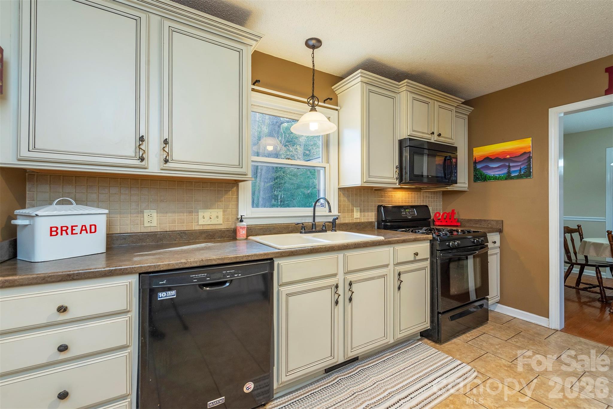 46 Foxberry Drive — Arden
